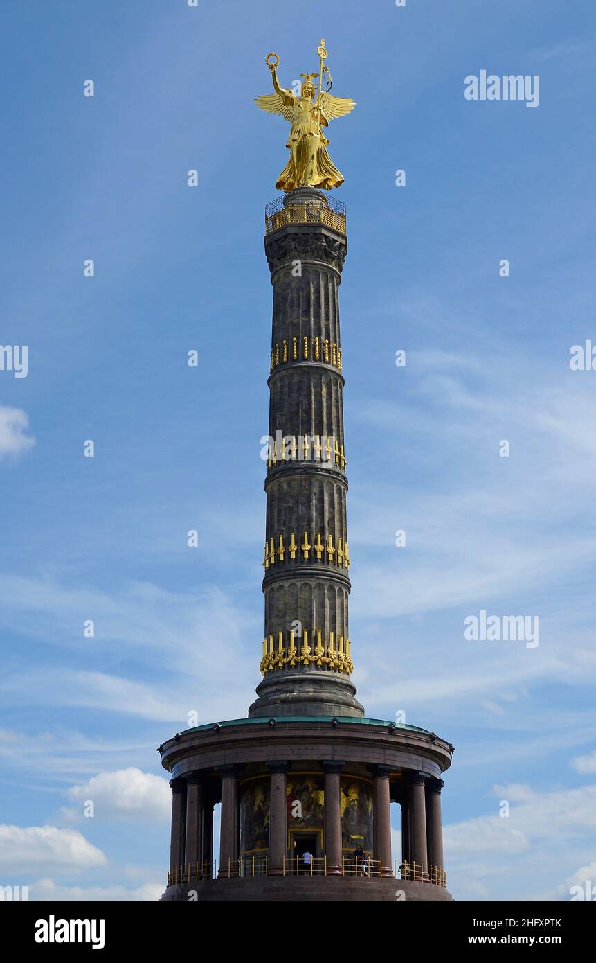 Berlin Siegessäule oder die Siegessäule mit der Siegessäule darauf. Stockfoto