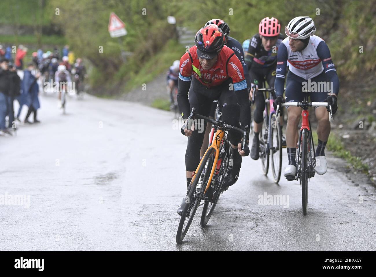 Fabio Ferrari/LaPresse 11. Mai 2021 Italien Sport Cycling Giro d'Italia 2021 - Ausgabe 104th - Etappe 4 - von Piacenza nach Sestola im Bild: LANDA MEANA Mikel (ESP) (BAHRAIN VICTORIOUS) BERNAL GOMEZ Egan Arley (COL) (INEOS GRENADIERE) CICCONE Giulio (ITA) (TREK - SEGAFREDO) Stockfoto