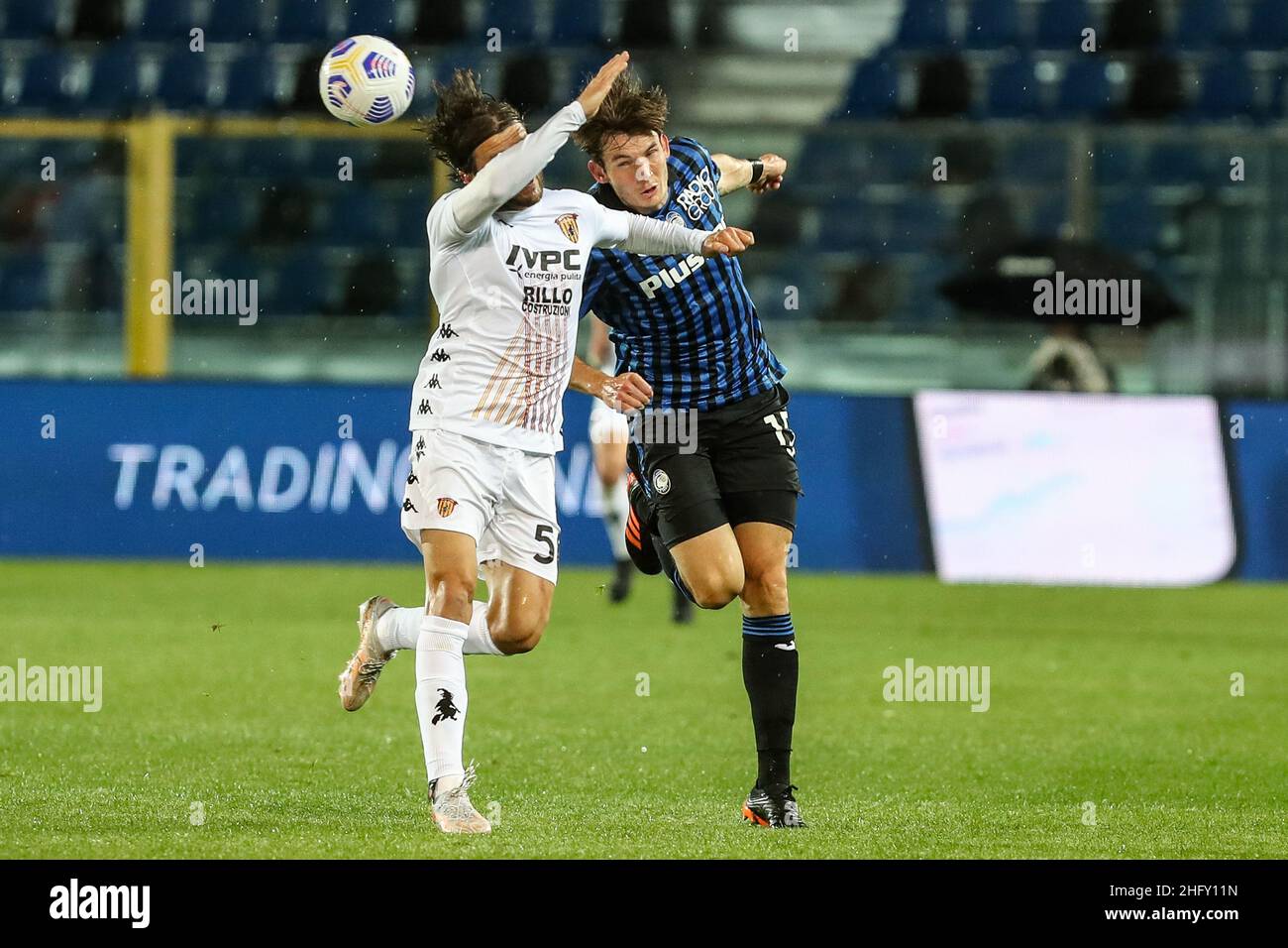 Stefano Nicoli/LaPresse 12-05-2021 Sport Soccer Atalanta vs Benevento Serie A Tim 2020/2021 Gewiss Stadium in the Picture Marten de Roon Perparim Hetemaj Stockfoto