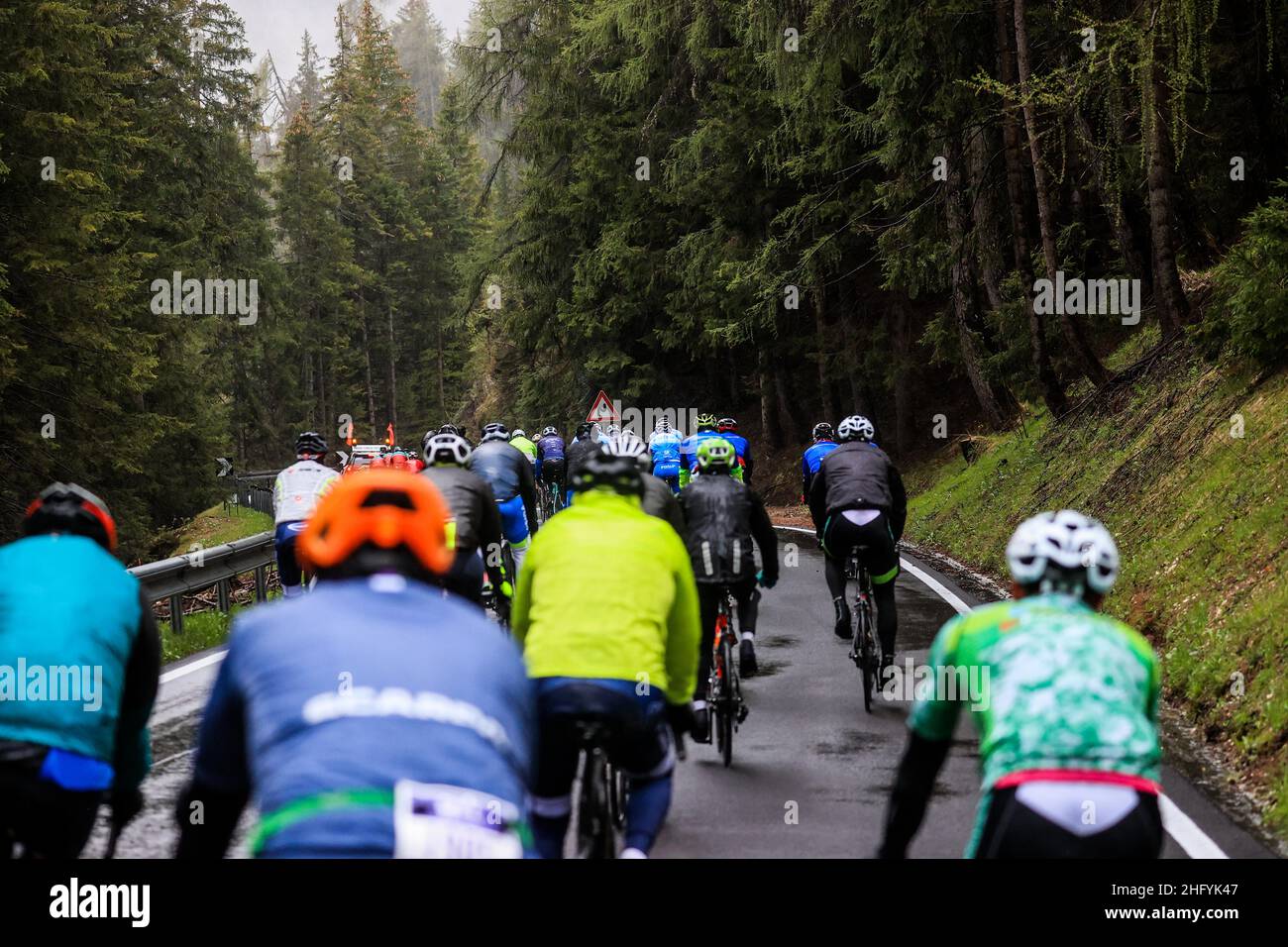 Foto LaPresse/Alessandro Garofalo 24 Maggio 2021 Sport Ciclismo Giro d'Italia 2021 – Giro E - Nella foto: Tappa 16 Canazei - Cortina D’Ampezzo Foto LaPresse/Alessandro Garofalo 24. Mai 2021 Sport Cycling Giro d'Italia 2021 – Giro E - im Bild: Sechzehnte Etappe Canazei - Cortina D’Ampezzo Stockfoto