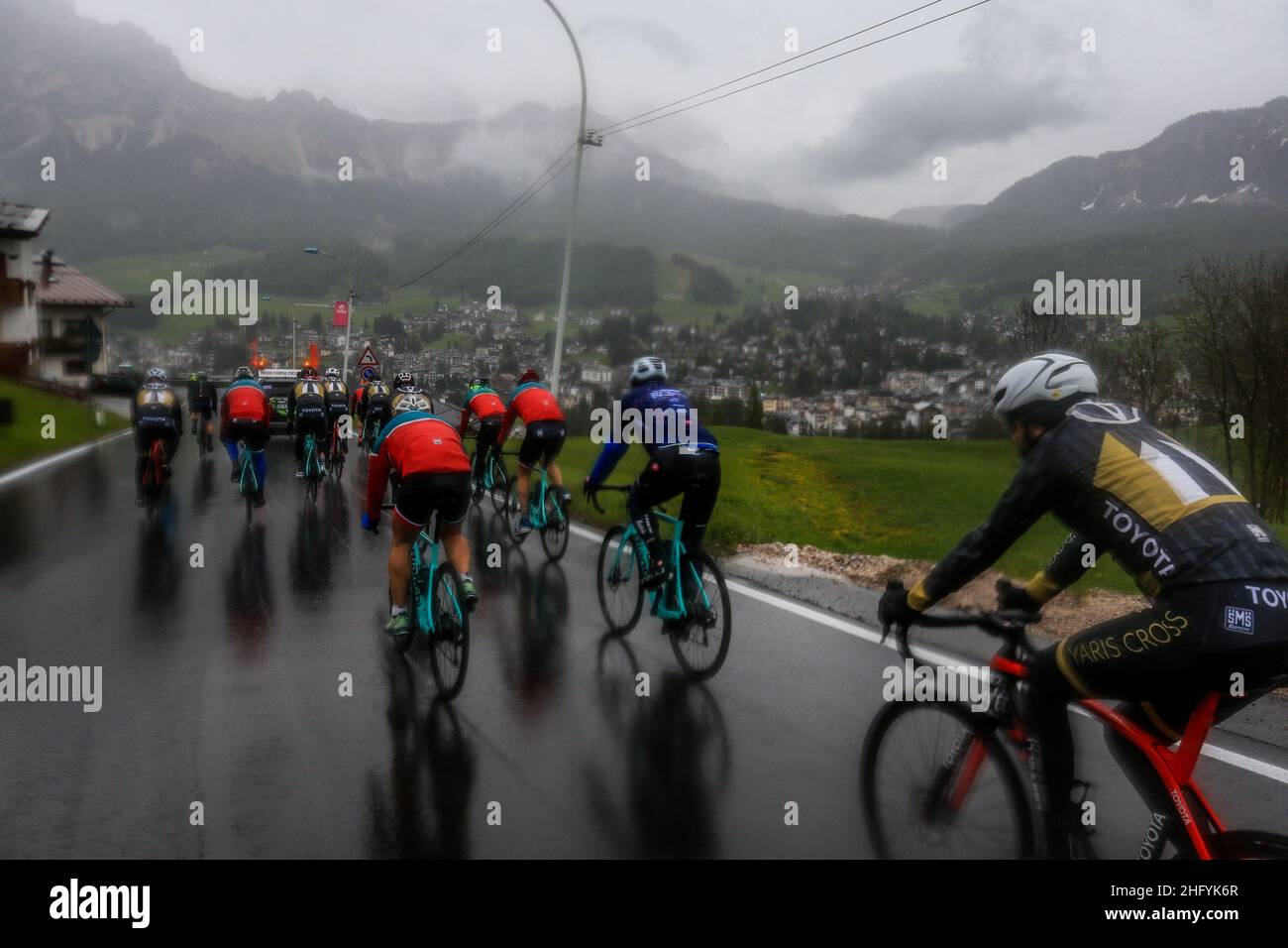 Foto LaPresse/Alessandro Garofalo 24 Maggio 2021 Sport Ciclismo Giro d'Italia 2021 – Giro E - Nella foto: Tappa 16 Canazei - Cortina D’Ampezzo Foto LaPresse/Alessandro Garofalo 24. Mai 2021 Sport Cycling Giro d'Italia 2021 – Giro E - im Bild: Sechzehnte Etappe Canazei - Cortina D’Ampezzo Stockfoto