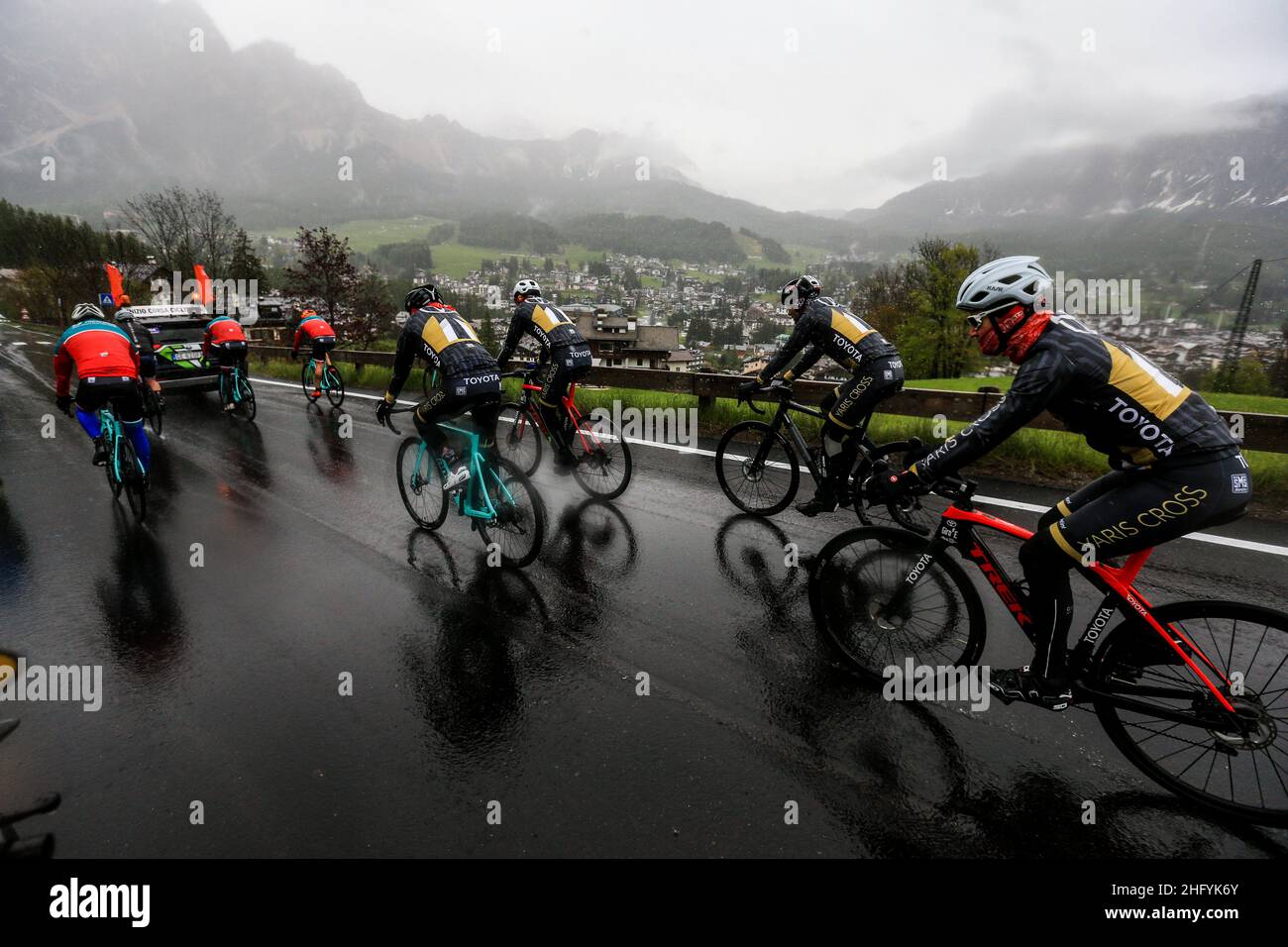 Foto LaPresse/Alessandro Garofalo 24 Maggio 2021 Sport Ciclismo Giro d'Italia 2021 – Giro E - Nella foto: Tappa 16 Canazei - Cortina D’Ampezzo Foto LaPresse/Alessandro Garofalo 24. Mai 2021 Sport Cycling Giro d'Italia 2021 – Giro E - im Bild: Sechzehnte Etappe Canazei - Cortina D’Ampezzo Stockfoto