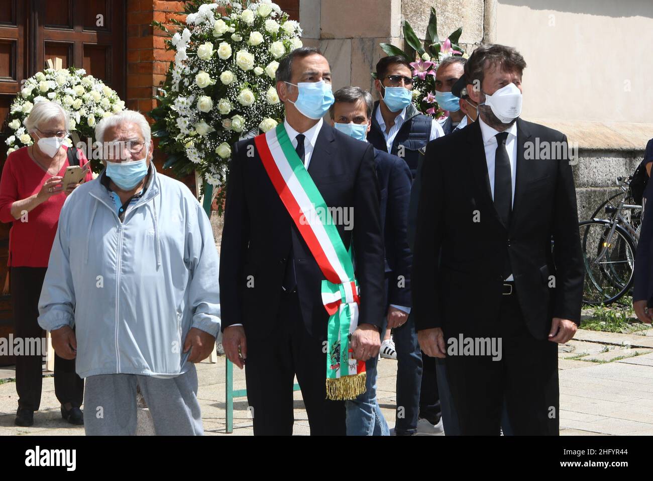 Foto Mairo Cinquetti - LaPresse 29 05 2021 Milano cronaca A Milano l'ultimo saluto a Carla Fracci nella chiesa di San Marco Nella Foto : Il sindaco di Milano, Giuseppe Sala, e il ministro della Cultura, Dario Franceschini Foto Mairo Cinquetti - LaPresse 29. Mai 2021 Mailand - Italien Nachrichten Beerdigung von Carla Fracci in der San Marco Churc in Mailand im Bild: Mailänder Bürgermeister Giuseppe Sala, Dario Franceschini 2 Stockfoto