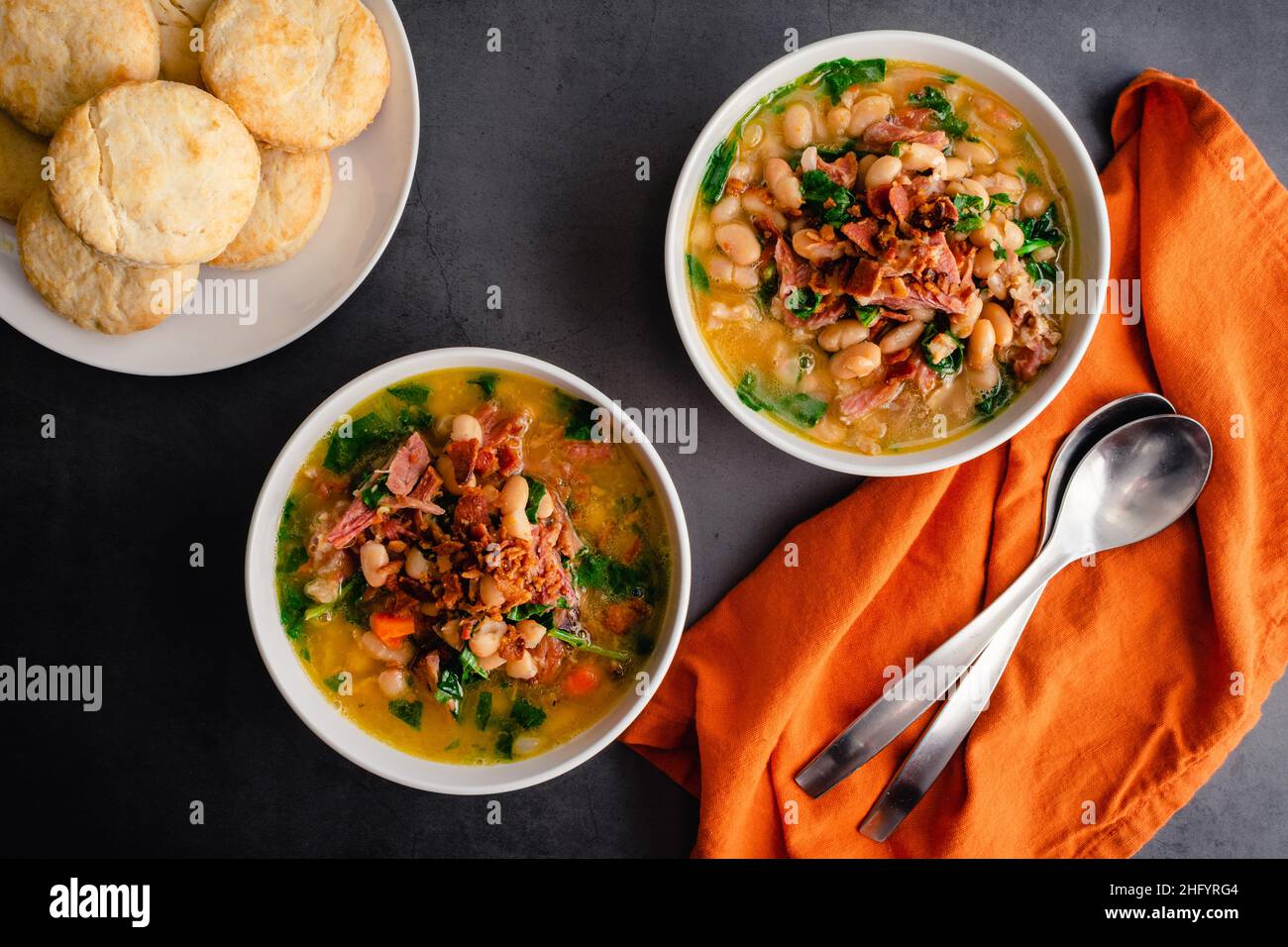 Schinken knochen suppe -Fotos und -Bildmaterial in hoher Auflösung – Alamy