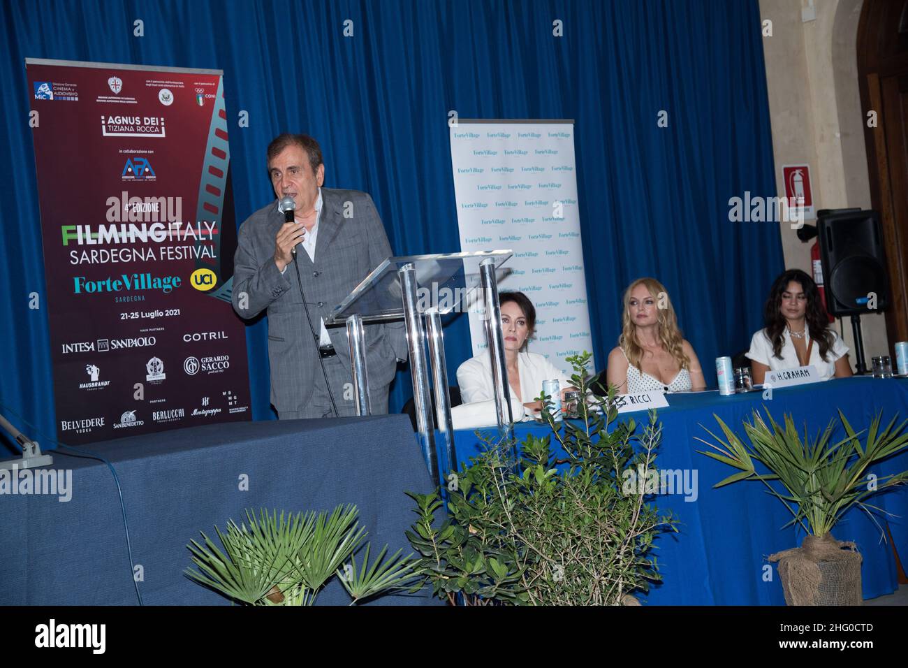 Foto Matteo Rasero/LaPresse 22 Luglio 2021 - Santa Margherita di Pula, Italia Spettacolo Dreharbeiten Italien Sardegna Festival 2021 - 4a edizione Conferenza stampa di presentazione Nella foto: Lorenzo Giannuzzi Foto Matteo Rasero/LaPresse 22. Juli 2020 - Santa Margherita di Pula, Italien Entertainment Filmaufnahmen Italien Sardegna Festival 2021 - Ausgabe 4th Pressekonferenz im Bild: Lorenzo Giannuzzi Stockfoto