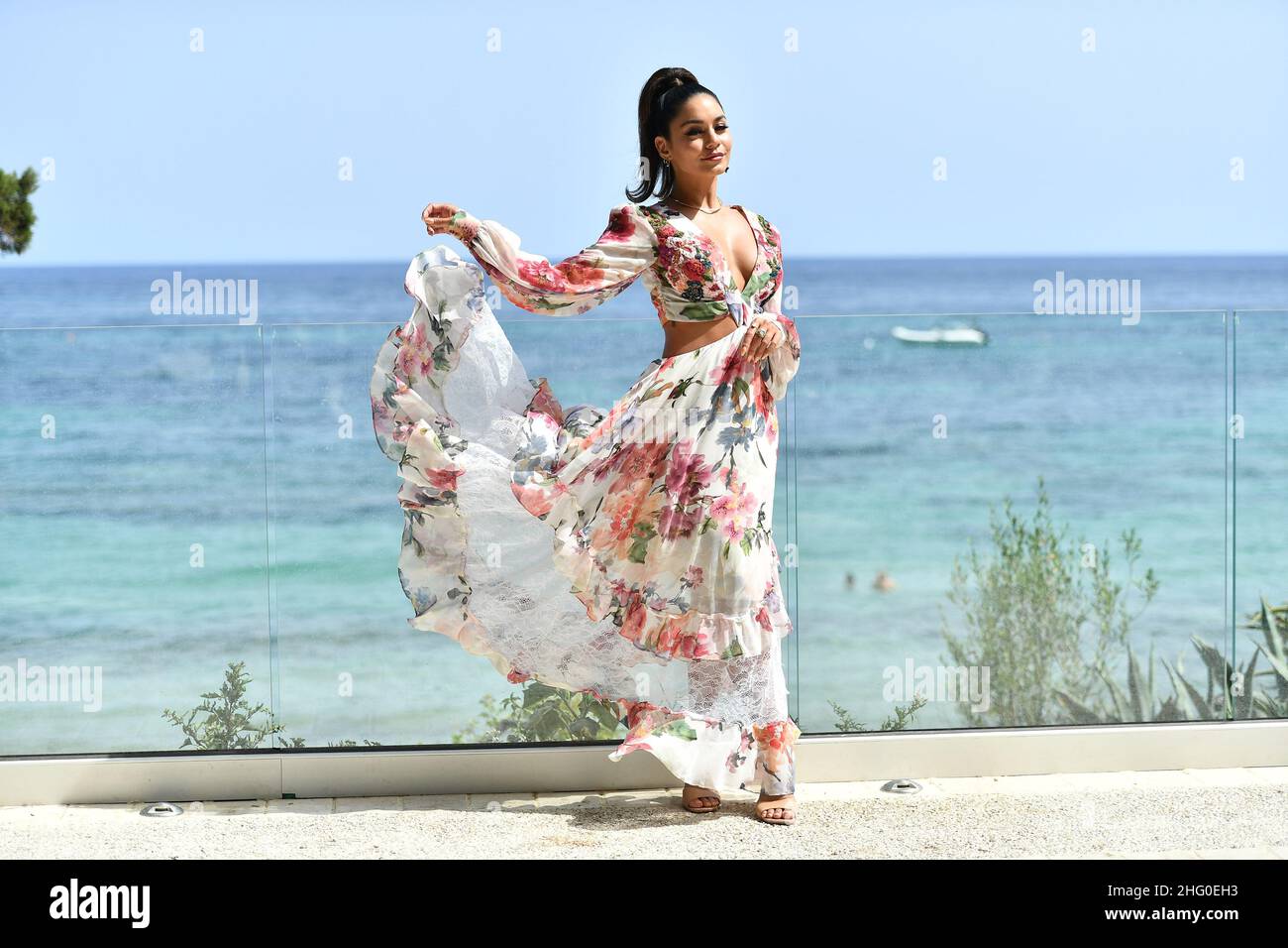 Foto Matteo Rasero/LaPresse 24 Luglio 2021 - Santa Margherita di Pula, Italia Spettacolo Dreharbeiten Italien Sardegna Festival 2021 - 4a edizione Fotocall Vanessa Hudgens Nella foto: Vanessa Hudgens Foto Matteo Rasero/LaPresse 24. Juli 2020 - Santa Margherita di Pula, Italy Entertainment Dreharbeiten Italien Sardegna Festival 2021 - 4th Ausgabe Fotocall Vanessa Hudgens im Bild: Vanessa Hudgens Stockfoto