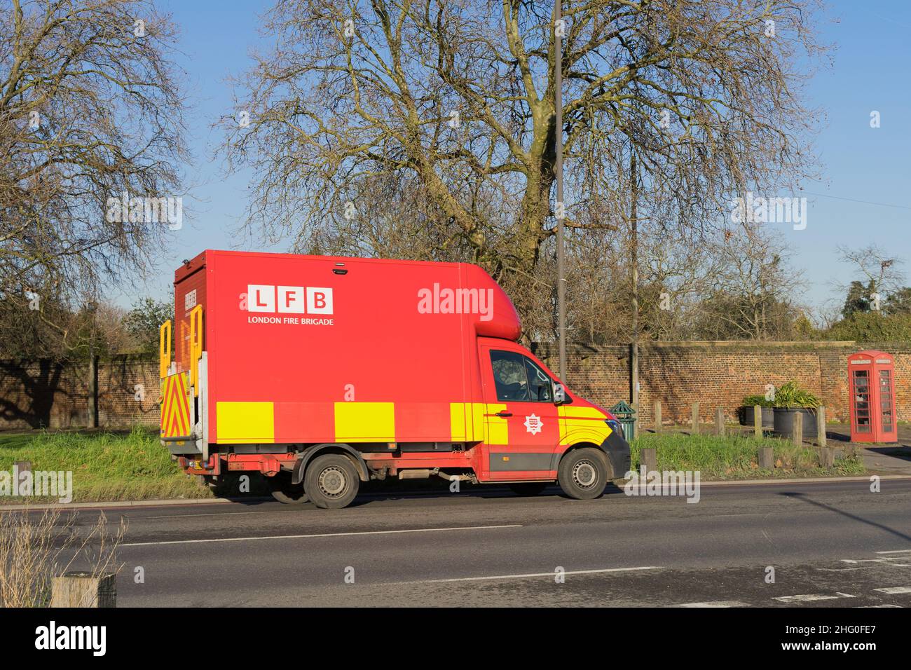 LFB LKW in rot auf der Londoner Straße Blackheath England UK Stockfoto