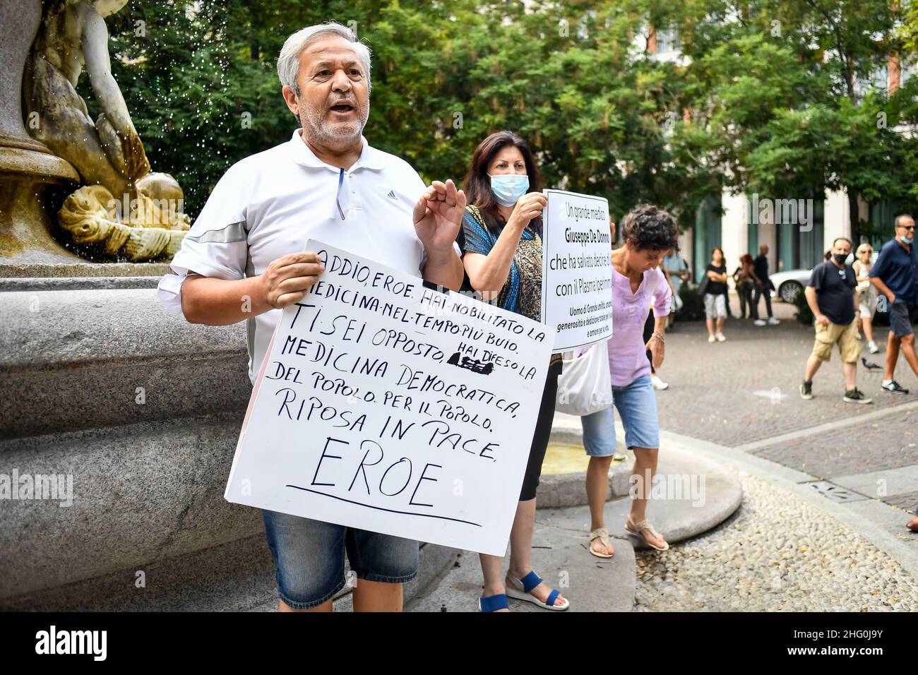 Claudio Furlan/LaPresse 28. Juli 2021 Mailand, Italien News Keine GreenPass-Veranstaltungen im Zentrum von Mailand auf dem Foto: Die Demonstration auf der Piazza Fontana Stockfoto