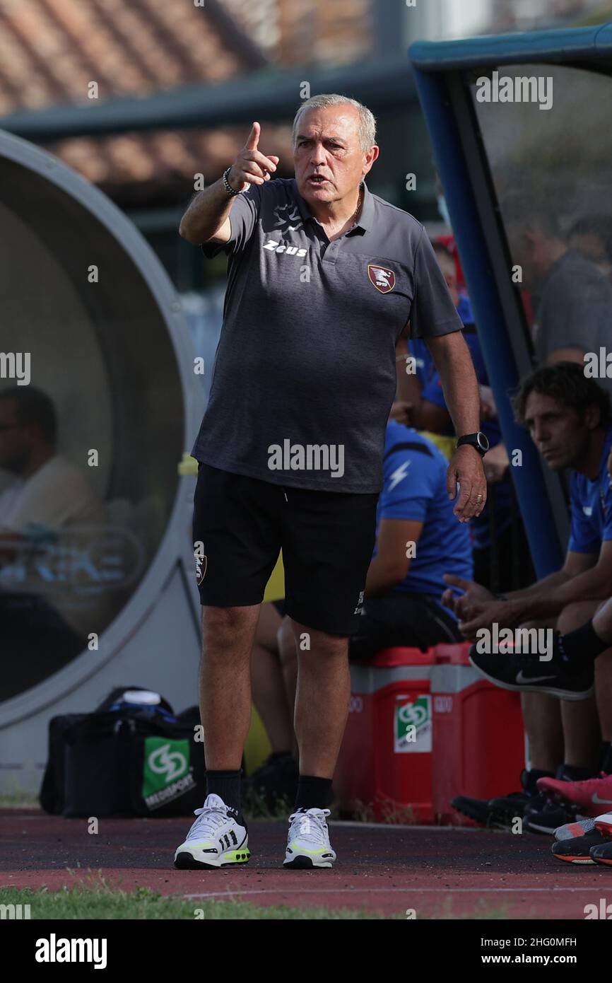 Alessandro Garofalo/LaPresse 01. August 2021 San Gregorio Magno (SA), Italien Sportfußball Palermo vs Salernitana - vor der Saison freundlich - Mehrzweck-Sportzentrum im Bild: Trainer Fabrizio Castori (US Salernitana) Stockfoto