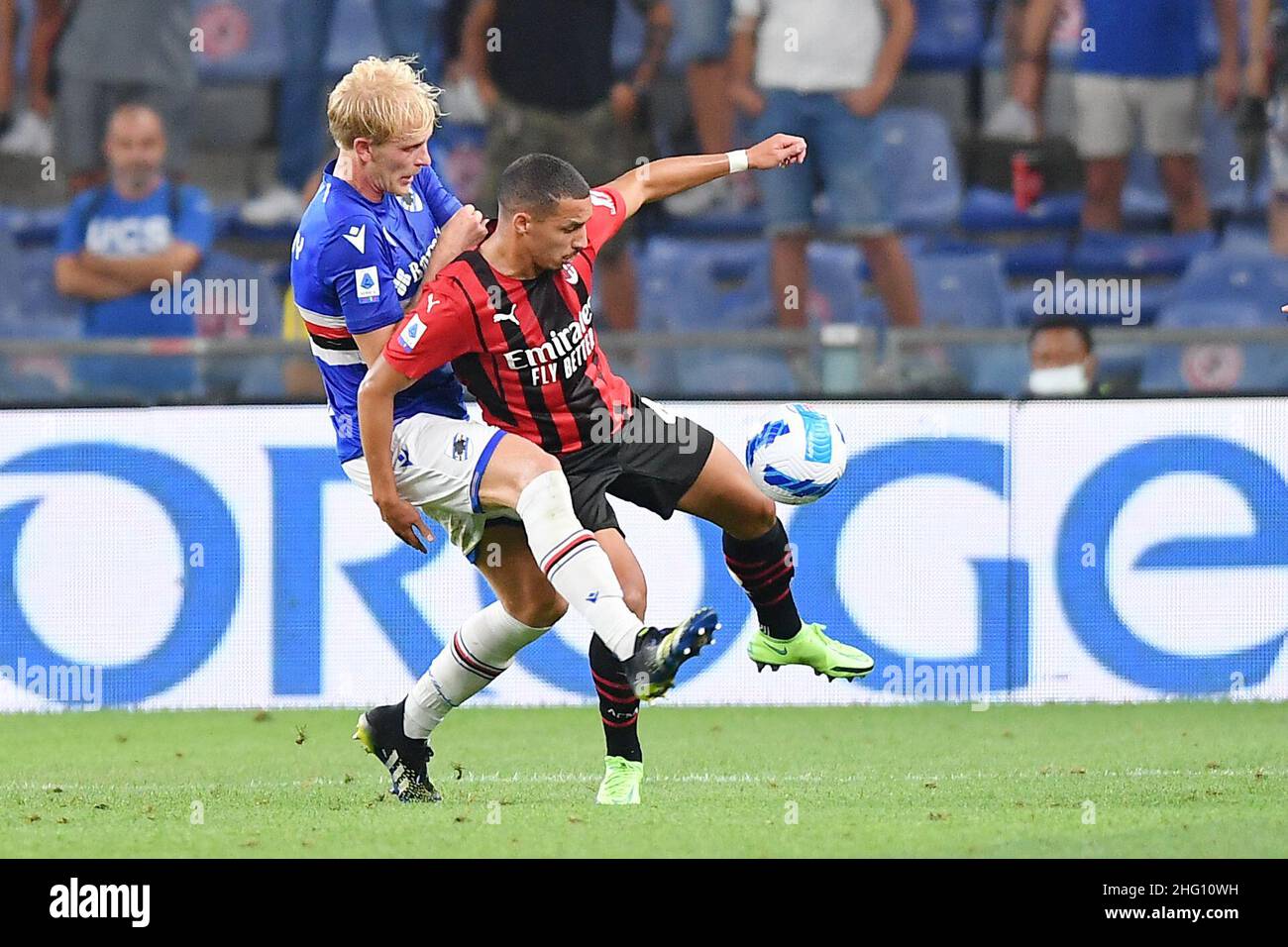 Stadio di calcio luigi ferraris Fotos und Bildmaterial in hoher