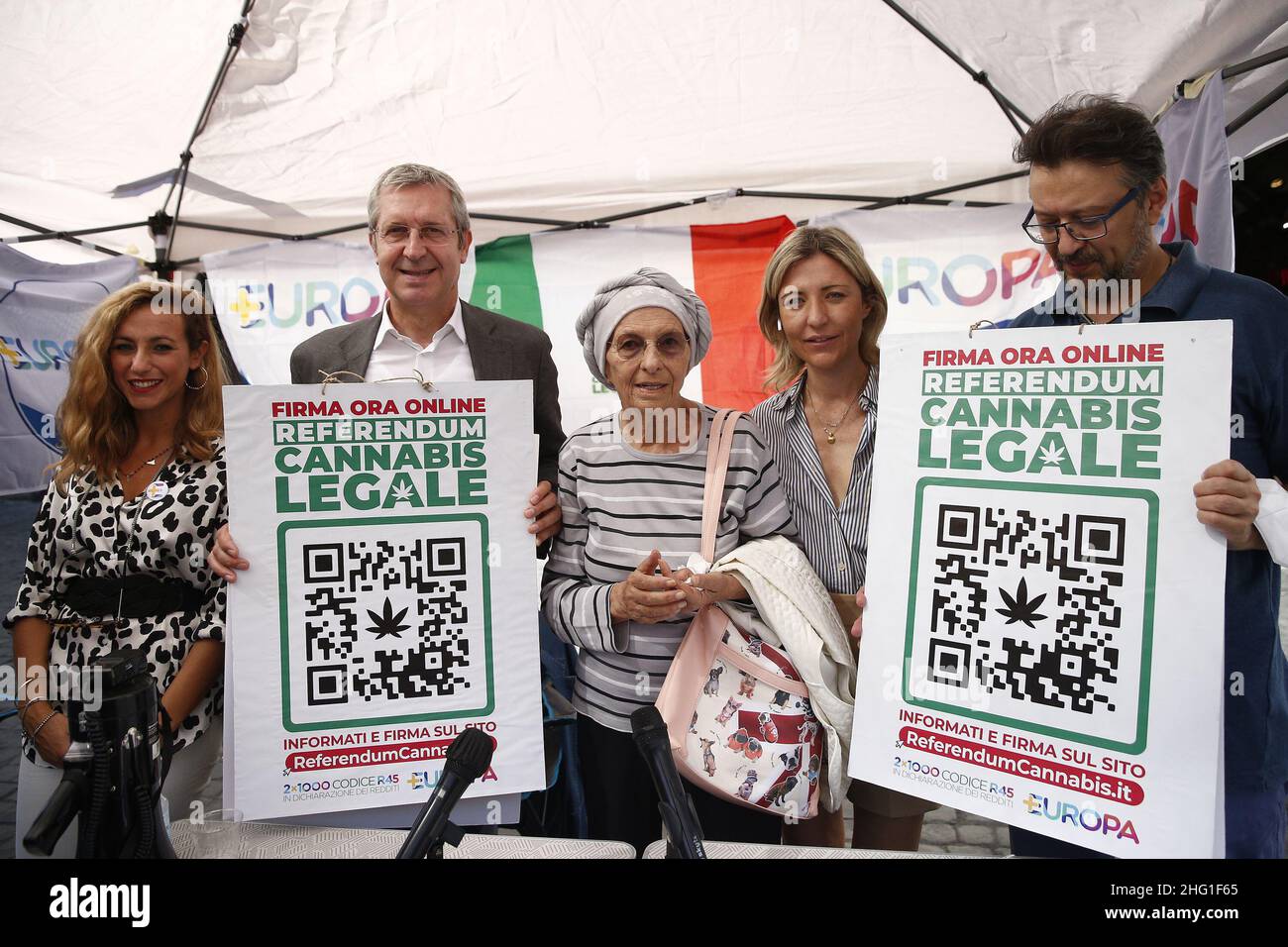 Cecilia Fabiano/ LaPresse September 18, 2021 Rome (Italien) News : Pantheon Cannabis + Europa im Bild : Emma Bonino e Benedetto della Vedova Stockfoto
