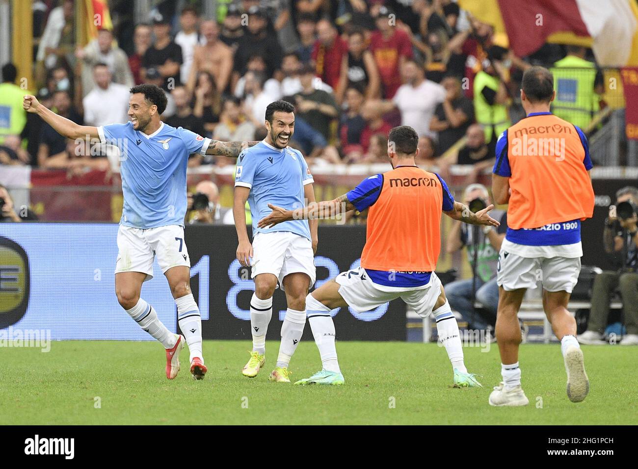 Fabrizio Corragetti / LaPresse 26st. September 2021 Rom, Italien Sportfußball SS Lazio vs AS Roma - Italienische Fußball-Liga A Tim 2021/2022 - Olimpico-Stadion im Bild: Pedro feiert nach dem Tor 2-0 Stockfoto