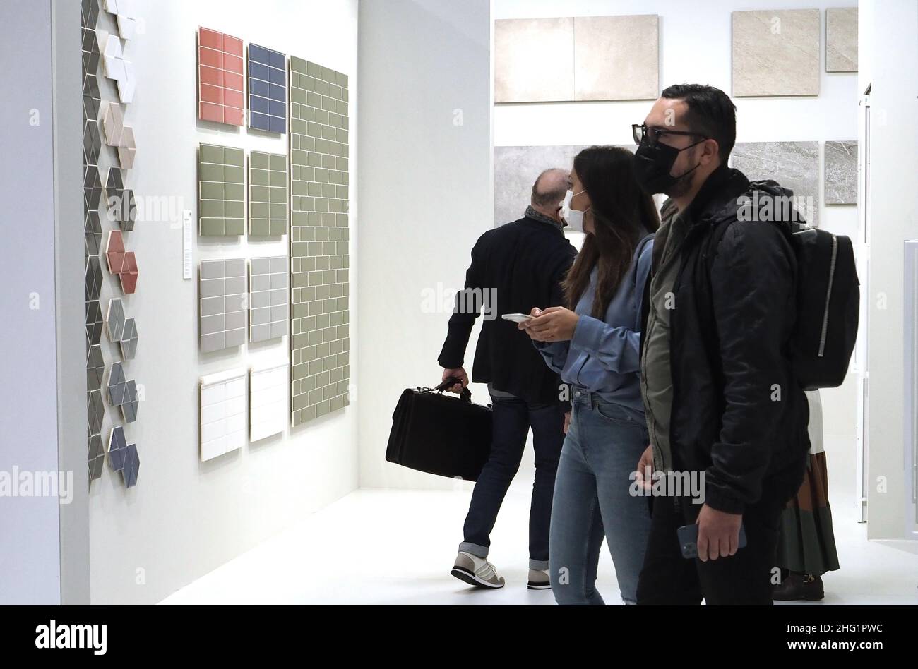 Foto Michele Nucci/LaPresse 27 Settembre 2021 - Bologna, Italia Cronaca Primo giorno di Cersaie a BolognaFiere. Grande inaugurazione per la Manifest più importante al mondo per il settore ceramico. Nella foto: fiera Cersaie con piastrelle di ceramica, arredo Bagno Foto Michele Nucci/LaPresse 27. September 2021 - Bologna, Italien News Cersaie, die weltweit wichtigste Ausstellung für Keramikfliesen und Badmöbel, ist vom 27. September bis zum 1. Oktober 2021 wieder im Messezentrum von Bologna zu sehen Stockfoto