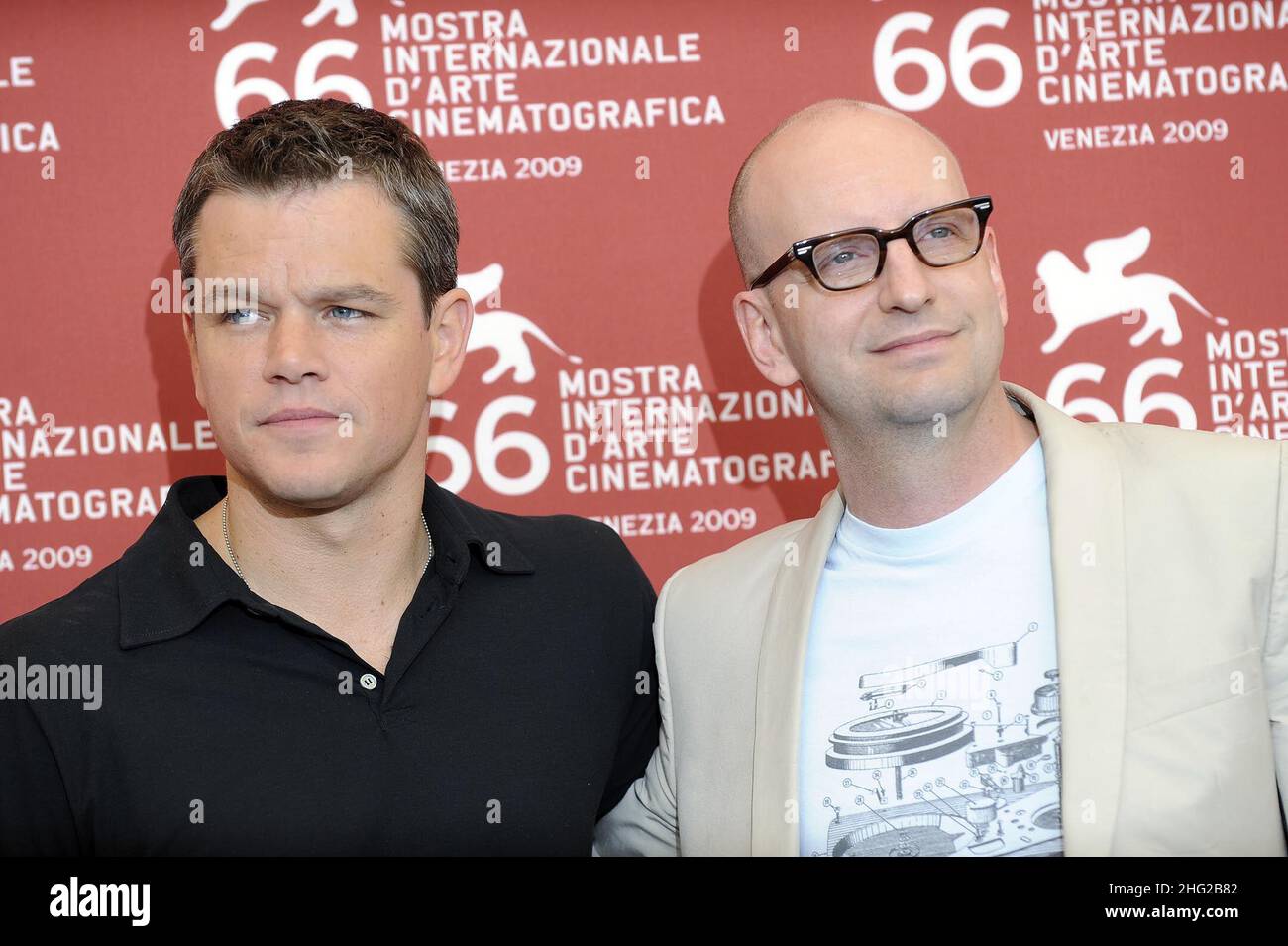 Matt Damon und Regisseur Steven Soderbergh besuchen „The Informant!“ Fotoschau im Palazzo del Casino während des Filmfestivals von Venedig 66th in Venedig, Italien Stockfoto