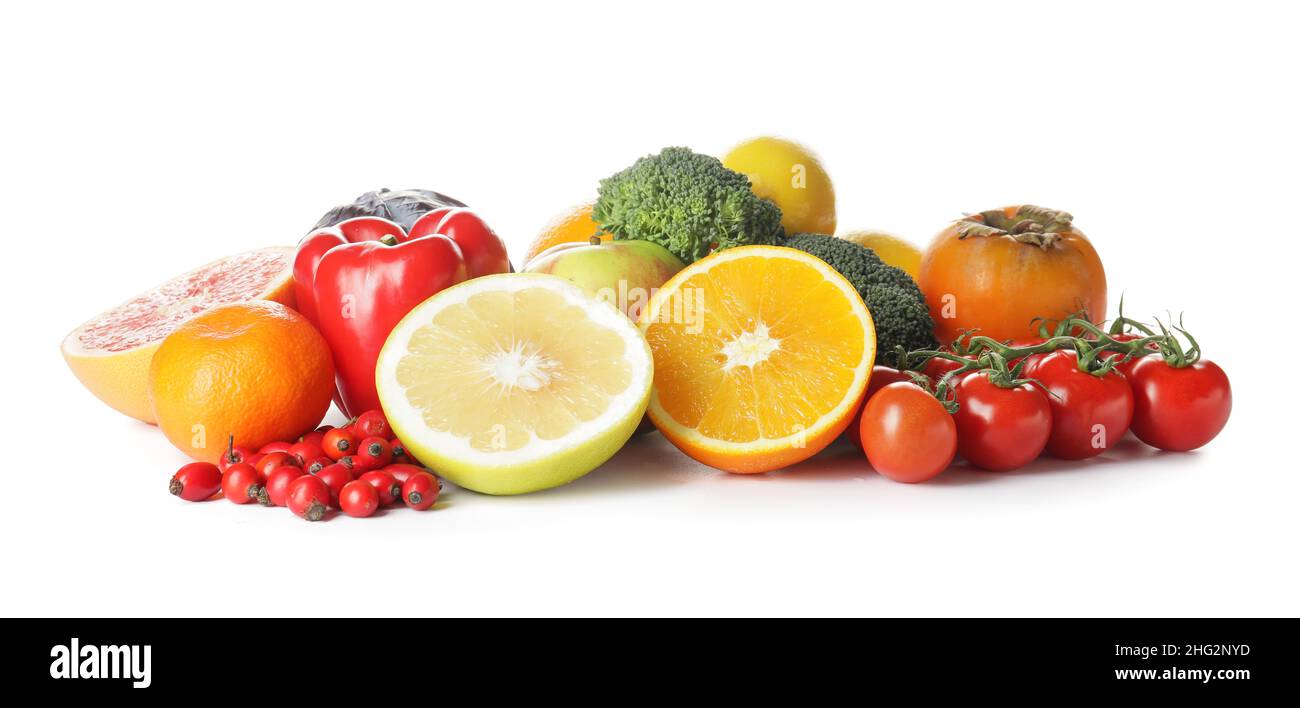 Verschiedene gesunde Produkte auf weißem Hintergrund Stockfoto