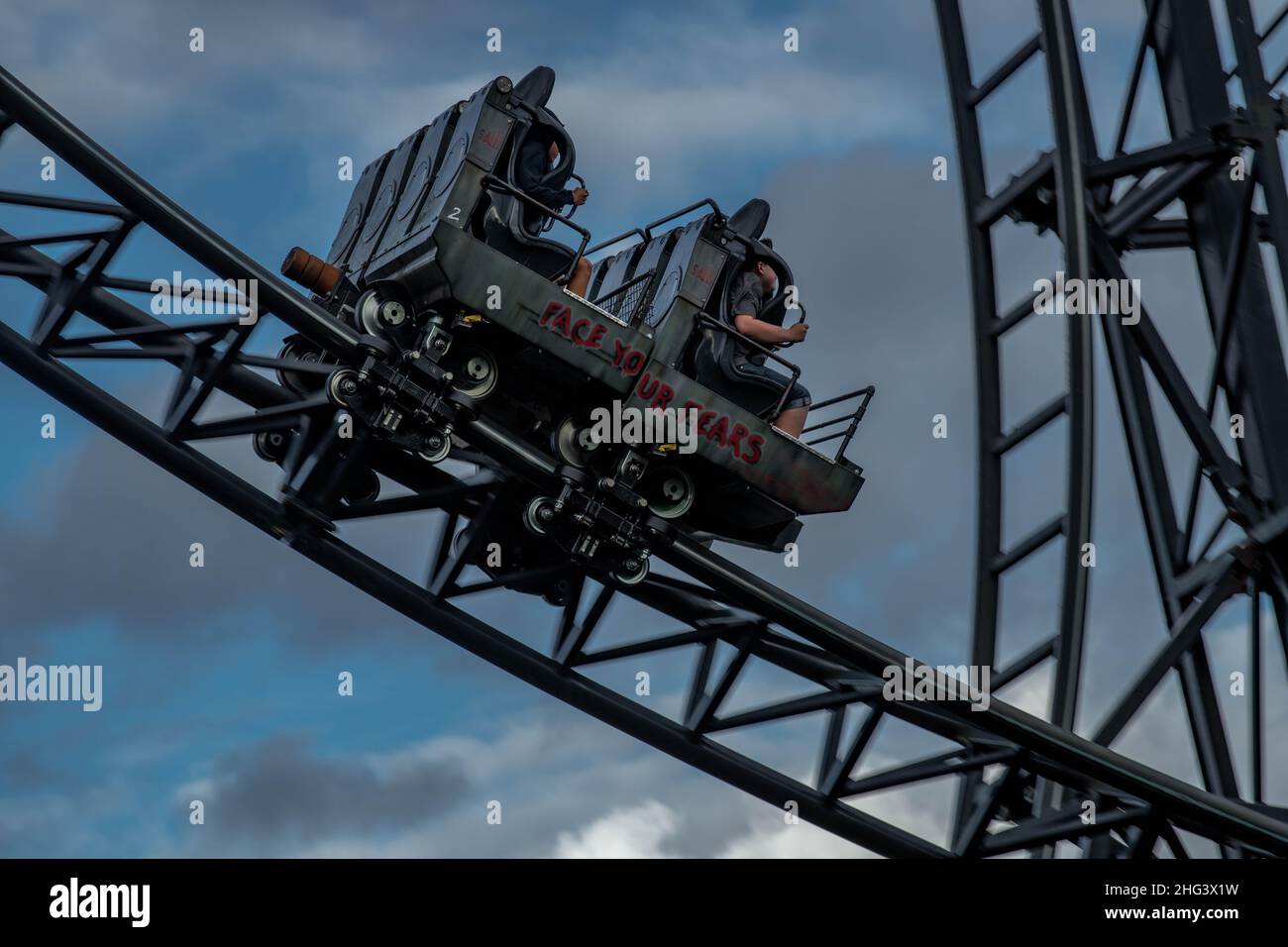 The Swarm and Saw the Ride (aus dem Film) im Thorpe Park Theme Park Amusement Park London England Stockfoto