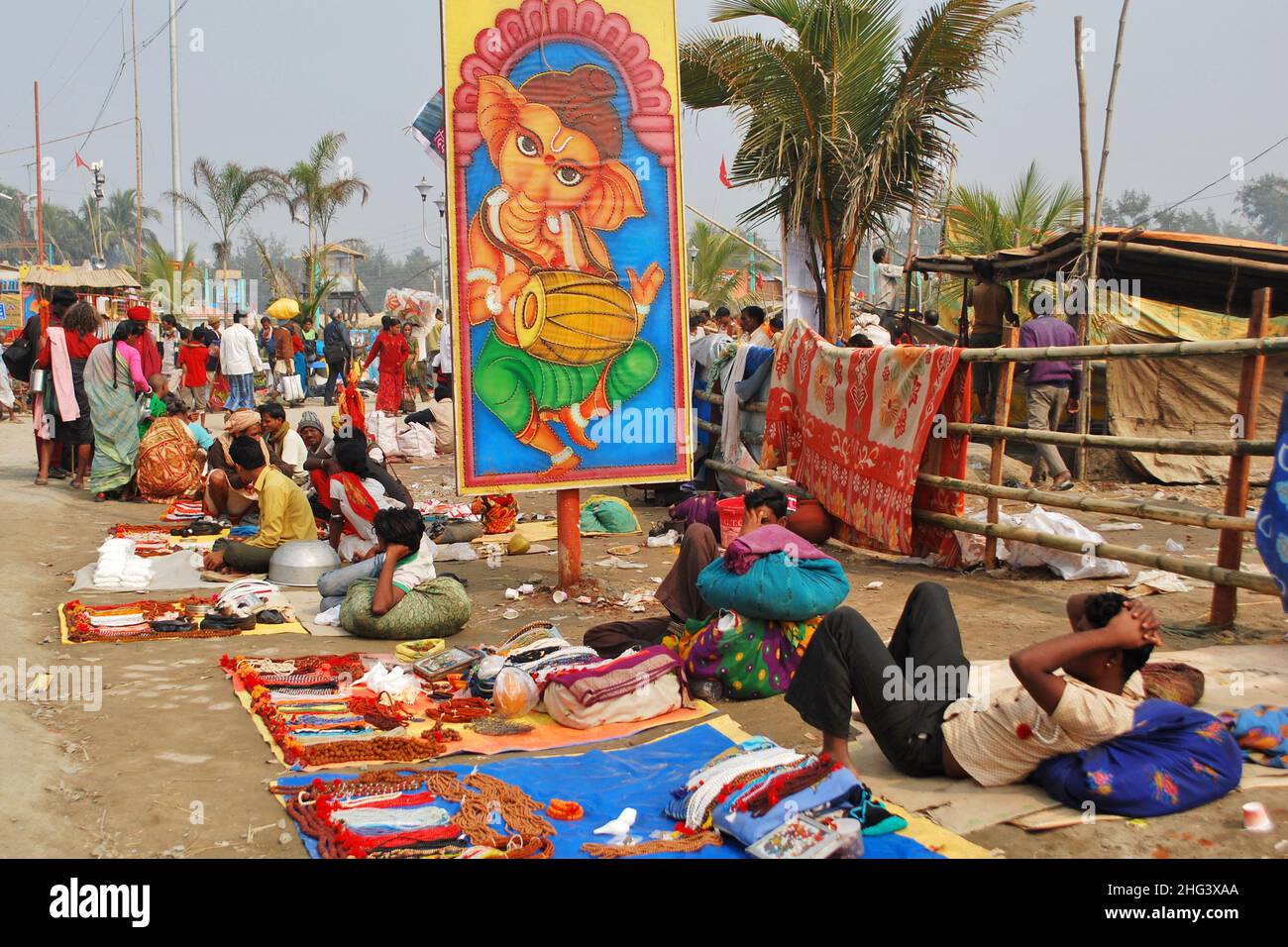 vandor auf der ganga sagar Messe West bengalen indien Stockfoto