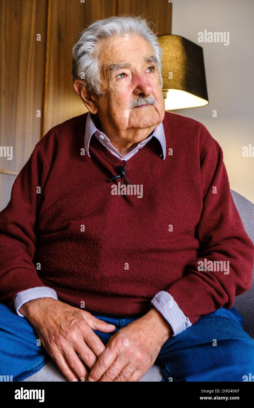 Valencia, Spanien; 5th. Februar 2020: Der ehemalige uruguayische Präsident José Mujica kurz vor einem Interview während seines Besuchs in Spanien. Stockfoto