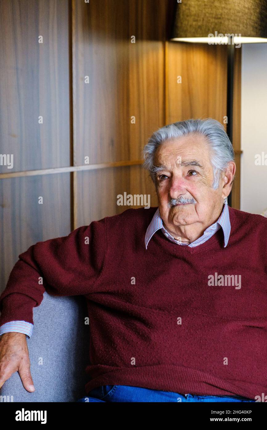 Valencia, Spanien; 5th. Februar 2020: Der ehemalige uruguayische Präsident José Mujica kurz vor einem Interview während seines Besuchs in Spanien. Stockfoto