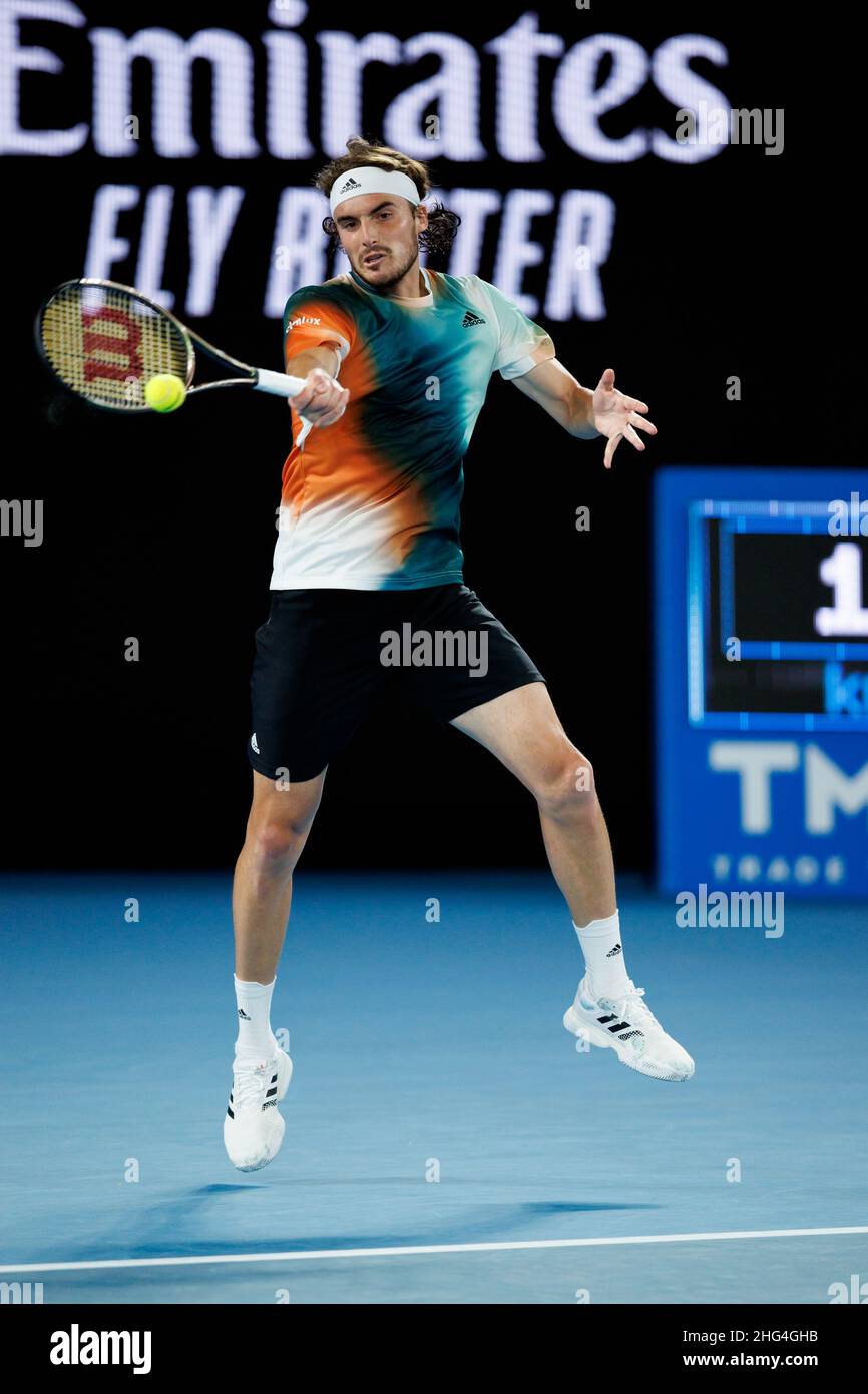 Melbourne, Australien. 18th Januar 2022. STEFANOS TSITSIPAS (GRE) in Aktion am 2. Tag bei den Australian Open 2022 am Dienstag, den 2022. Januar, Melbourne Park Credit: Corleve/Alamy Live News Stockfoto