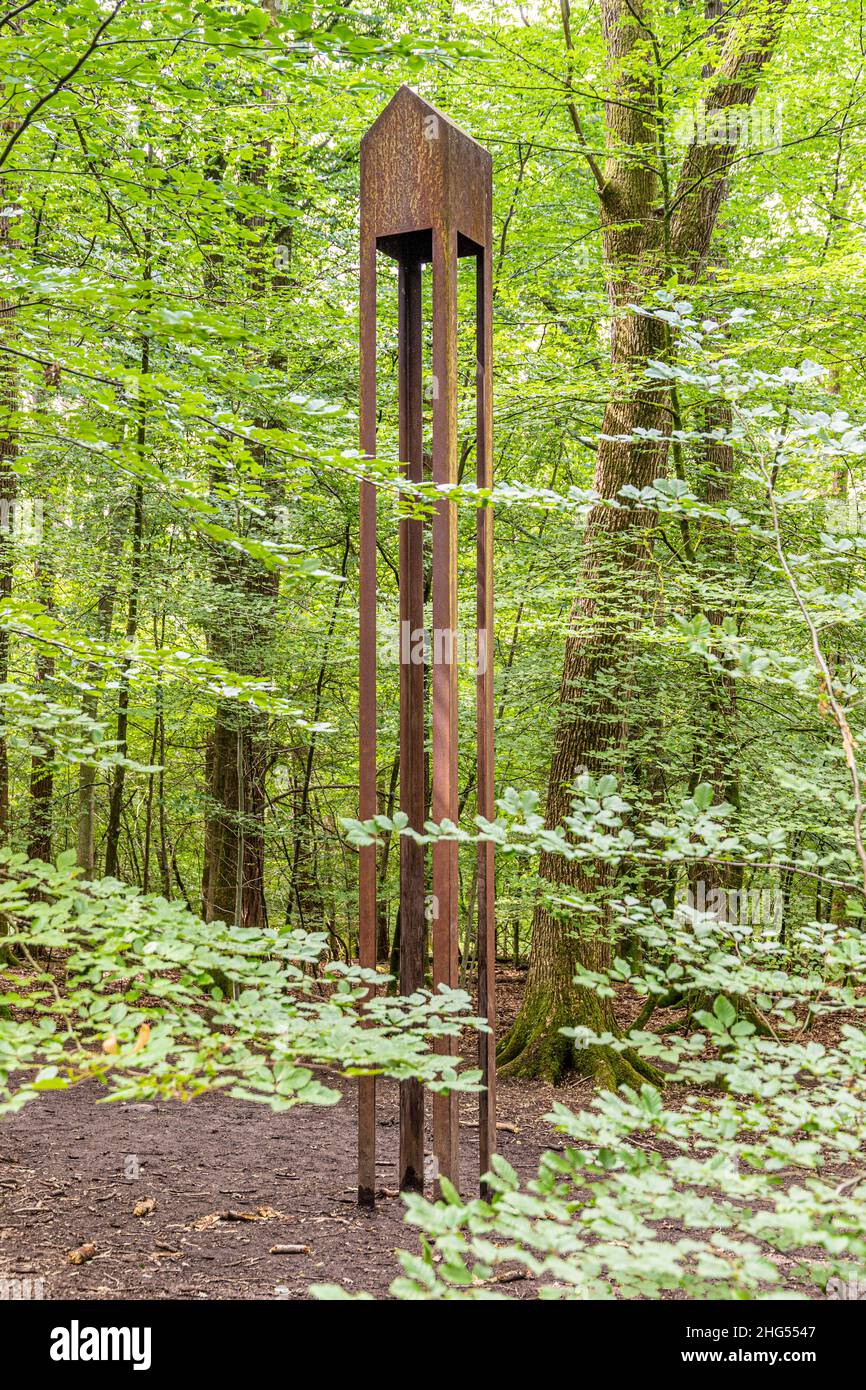 „House“ von Miles Davies, 1988 auf dem Forest of Dean Sculpture Trail in der Nähe von Cannop, Coleford, Gloucestershire.UK Stockfoto