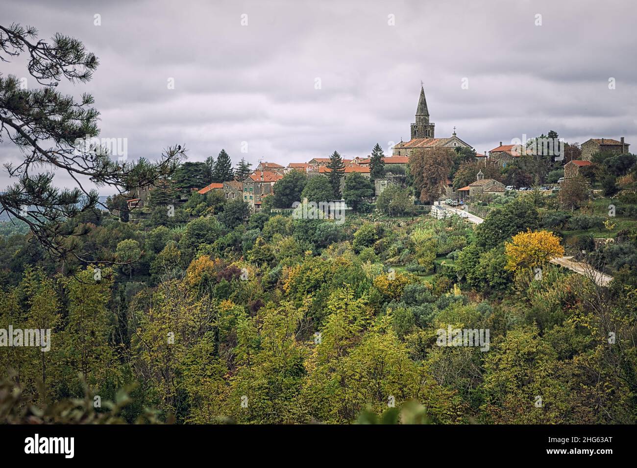 Aussichtspunkt auf dem Internationalen Radweg Parenzena in Kroatien Stockfoto