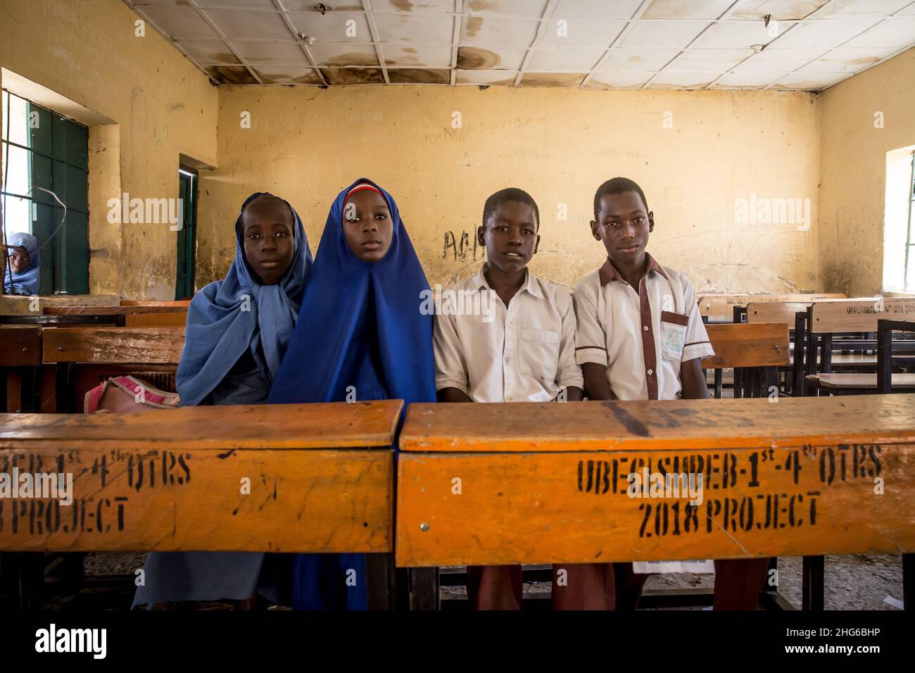 Im Nordosten von Nigeria gibt es seit 2009 einen Aufstand, der dazu geführt hat, dass 2,4 Millionen Menschen vertrieben wurden und etwa die Hälfte der Schüler die Bildung verlassen mussten. Stockfoto