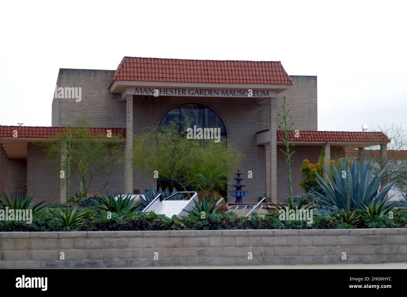 Inglewood, California, USA 15th. Januar 2022 Manchester Garden Mausoleum auf dem Inglewood Park Cemetery am 15. Januar 2022 in Inglewood, Los Angeles, Kalifornien, USA. Foto von Barry King/Alamy Stockfoto Stockfoto