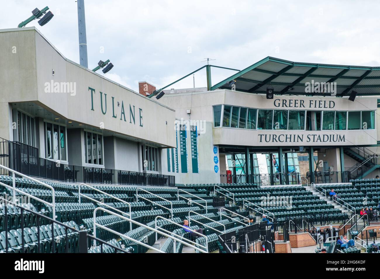 New Orleans, LA, USA - 15. JANUAR 2022: Pressebox und Sitze im Greer Field im Turchin Stadium auf dem Campus der Tulane University Stockfoto