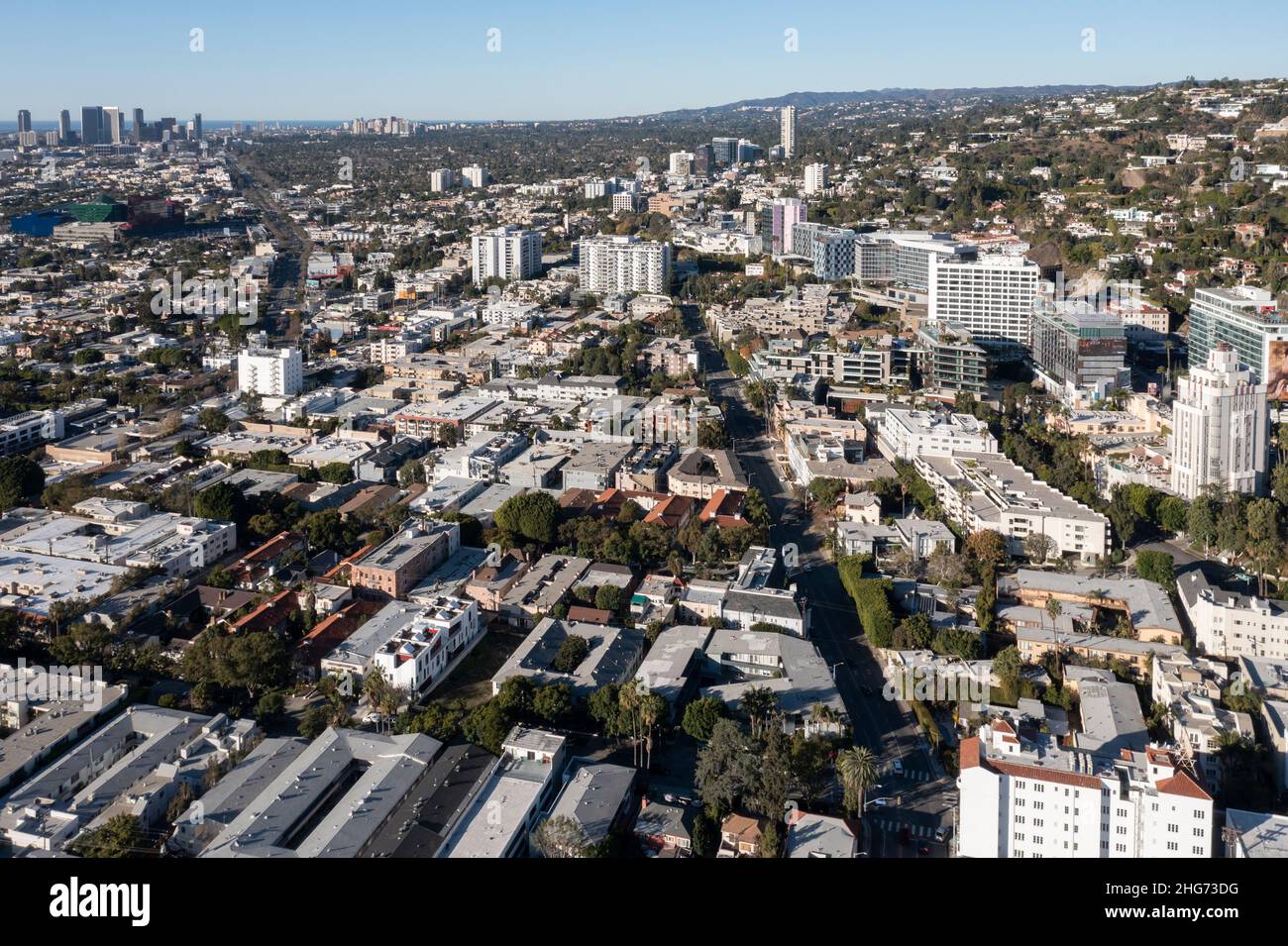 Luftaufnahme von West Hollywood, dem Sunset Strip und Los Angeles an einem klaren Tag aus der Luft Stockfoto