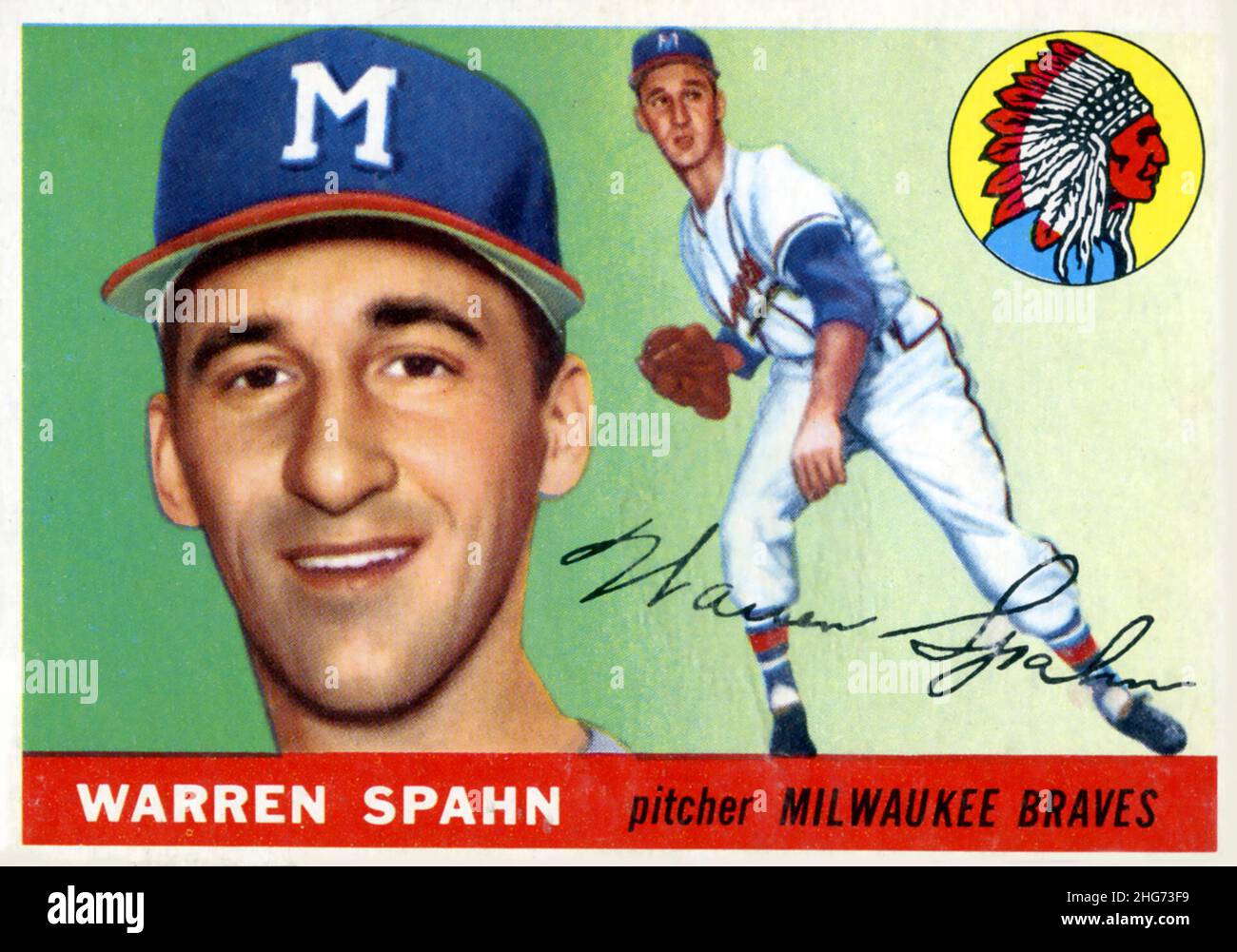 Eine 1955 Topps Baseballkarte zeigt den Hall of Fame Pitcher Warren Spahn mit den Milwaukee Braves der National League. Stockfoto