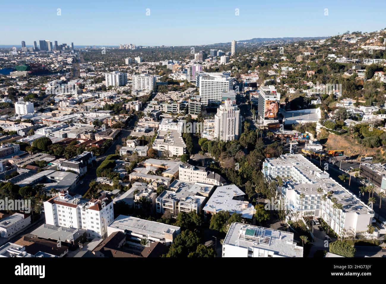 Luftaufnahme von West Hollywood, dem Sunset Strip und Los Angeles an einem klaren Tag aus der Luft Stockfoto