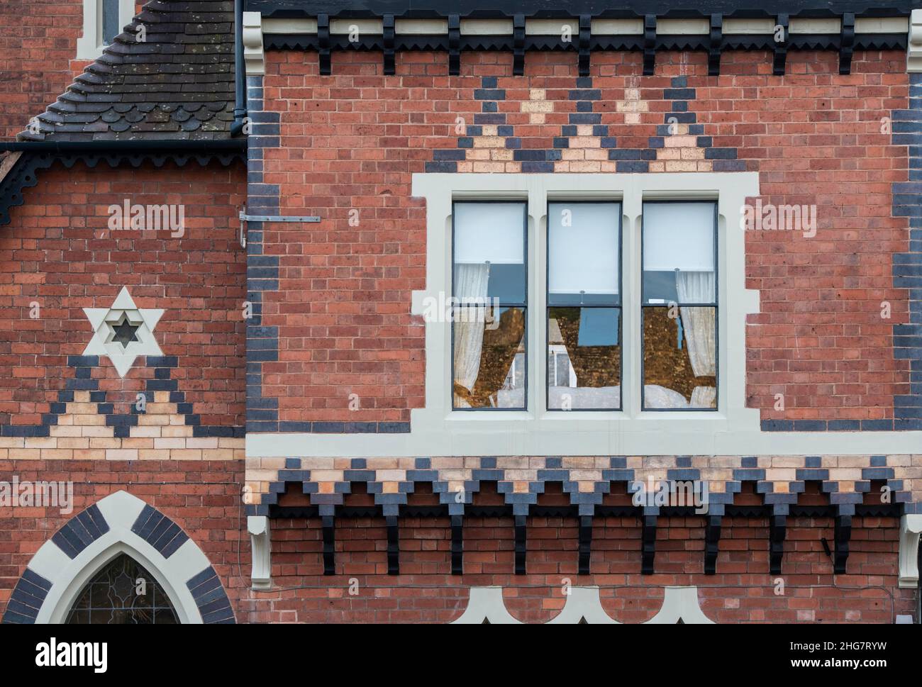 Verzierte Ziegel- und Holzrahmen, Dinham, Ludlow, Shropshire, England Stockfoto