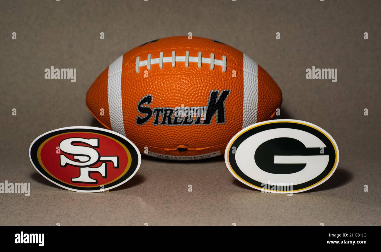 18. Januar 2022. Green Bay, Wisconsin. Die Embleme der Fußballvereine der Playoffs der National Football League Saison 2021/2022 San Francis Stockfoto