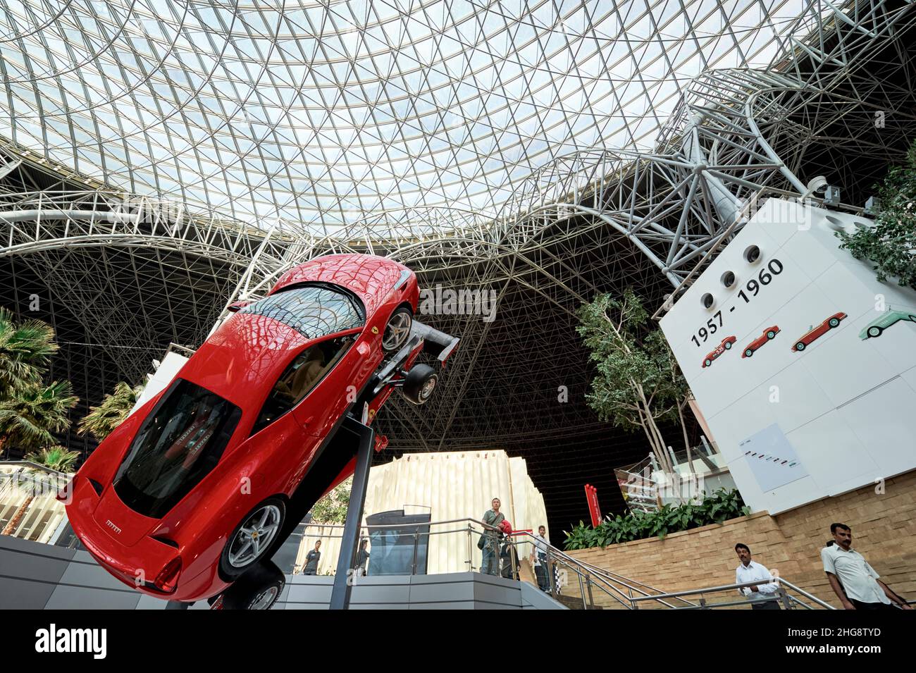ABU DHABI. Ferrari World Vergnügungspark Stockfoto