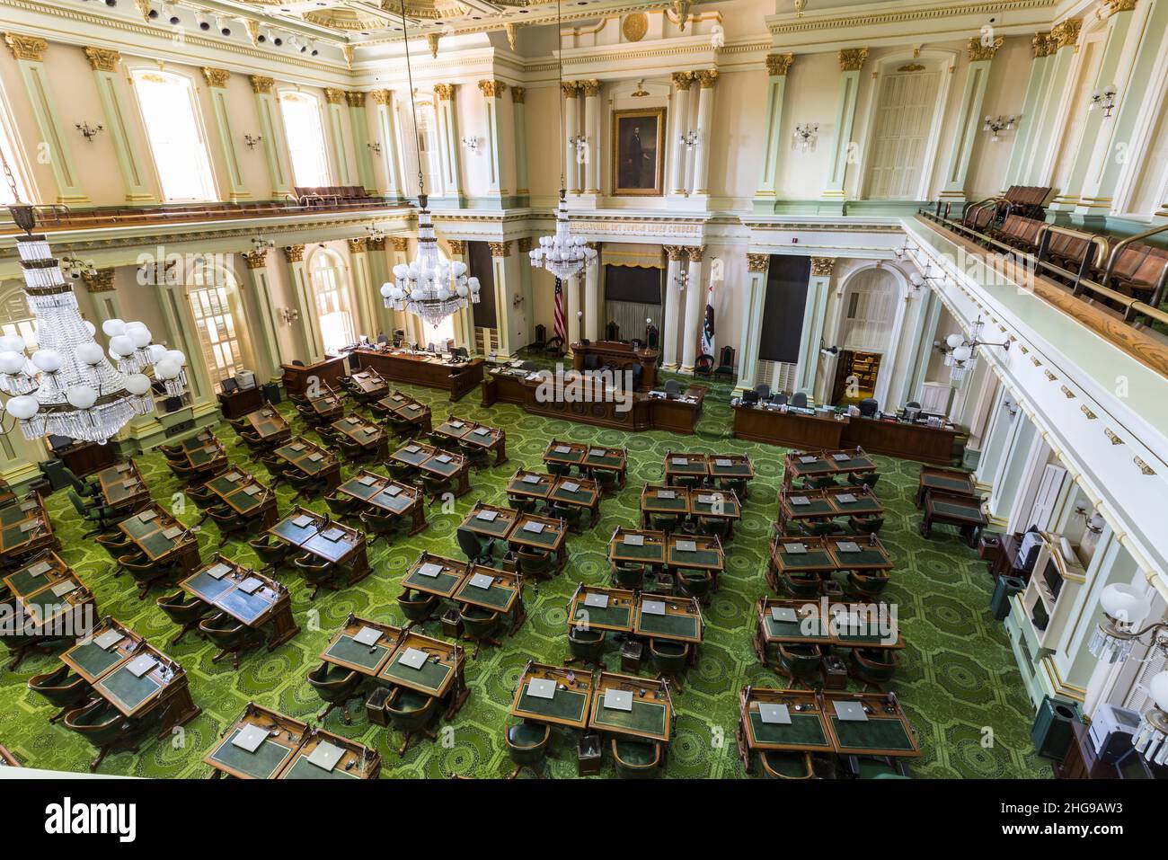 Innenraum des Sitzungssaals der kalifornischen Gesetzgebung im Gebäude der staatlichen Hauptstadt am 4. Juli 2014 in Sacramento, Kalifornien, USA. Stockfoto