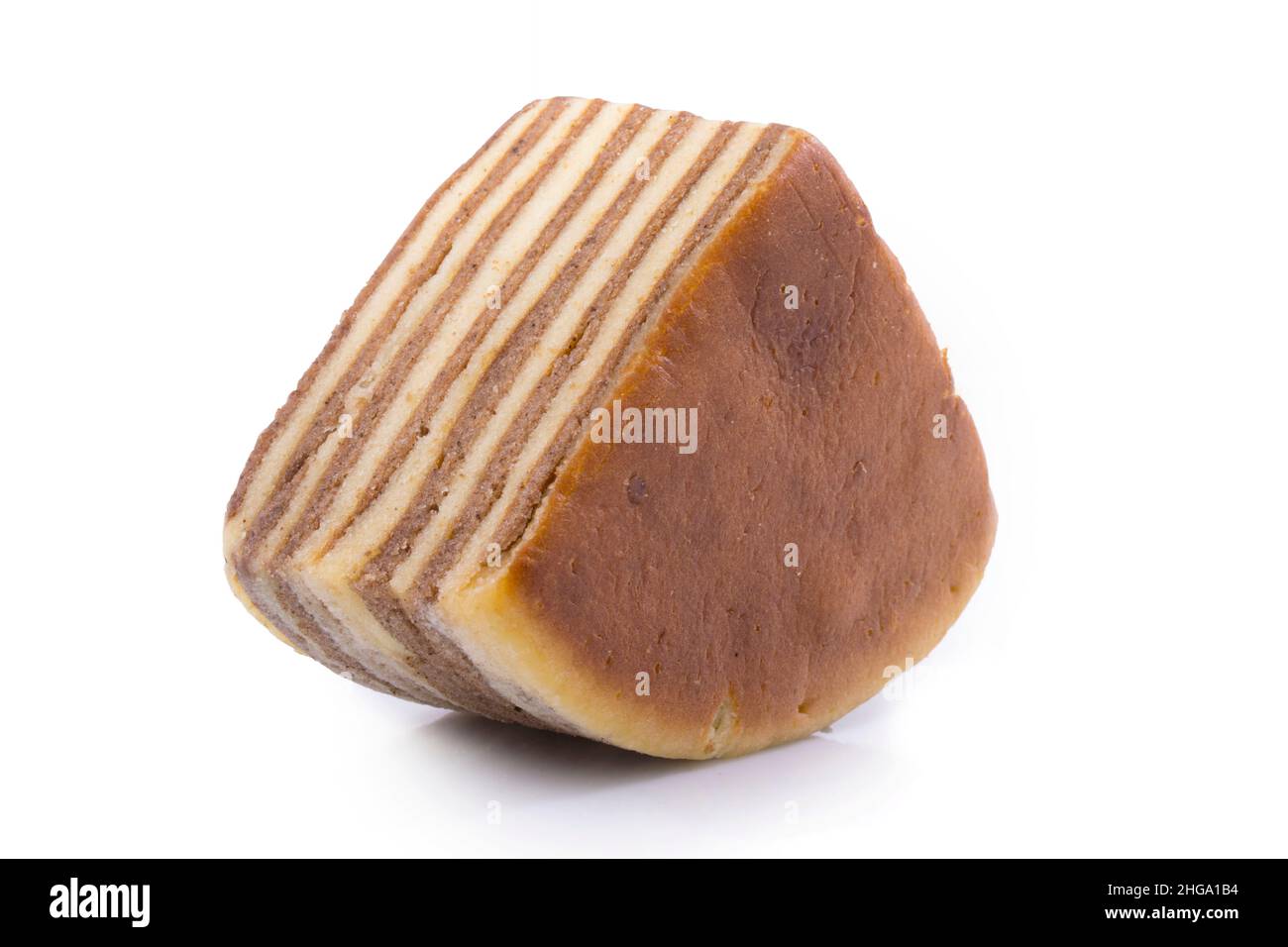 Schicht Kuchen isoliert auf einem weißen Hintergrund Stockfoto