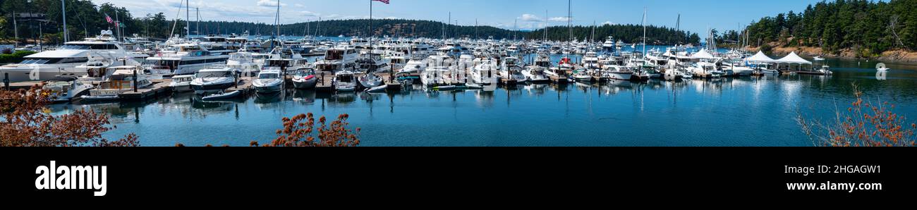 WA21149-00...WASHINGTON - Sommer in der beliebten Roche Harbour Marina auf der Insel San Juan. Stockfoto