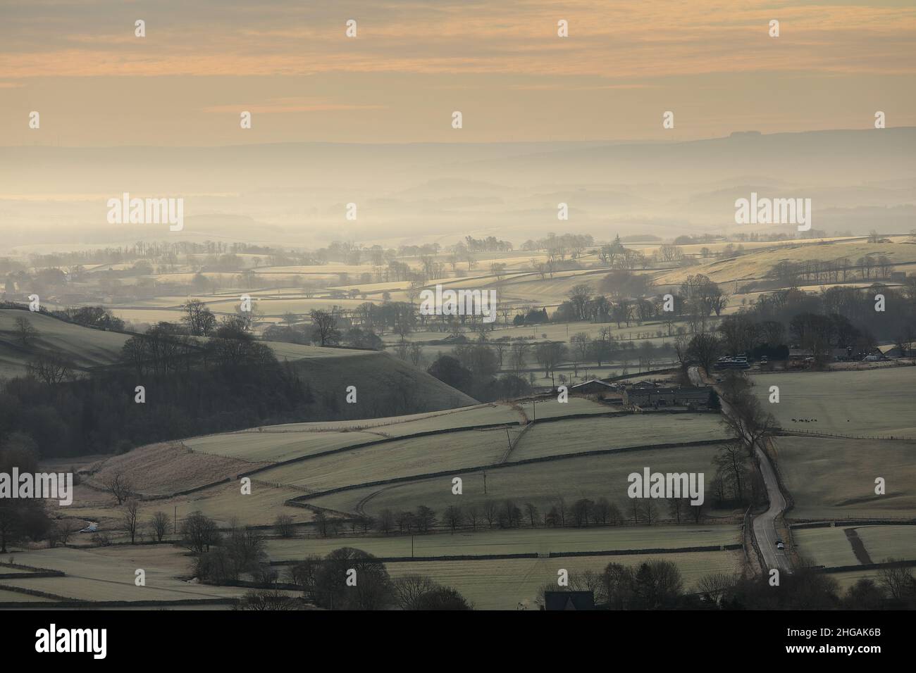 Blick auf die hügelige Landschaft von Malhamdale, im Yorkshire Dales National Park, Großbritannien Stockfoto