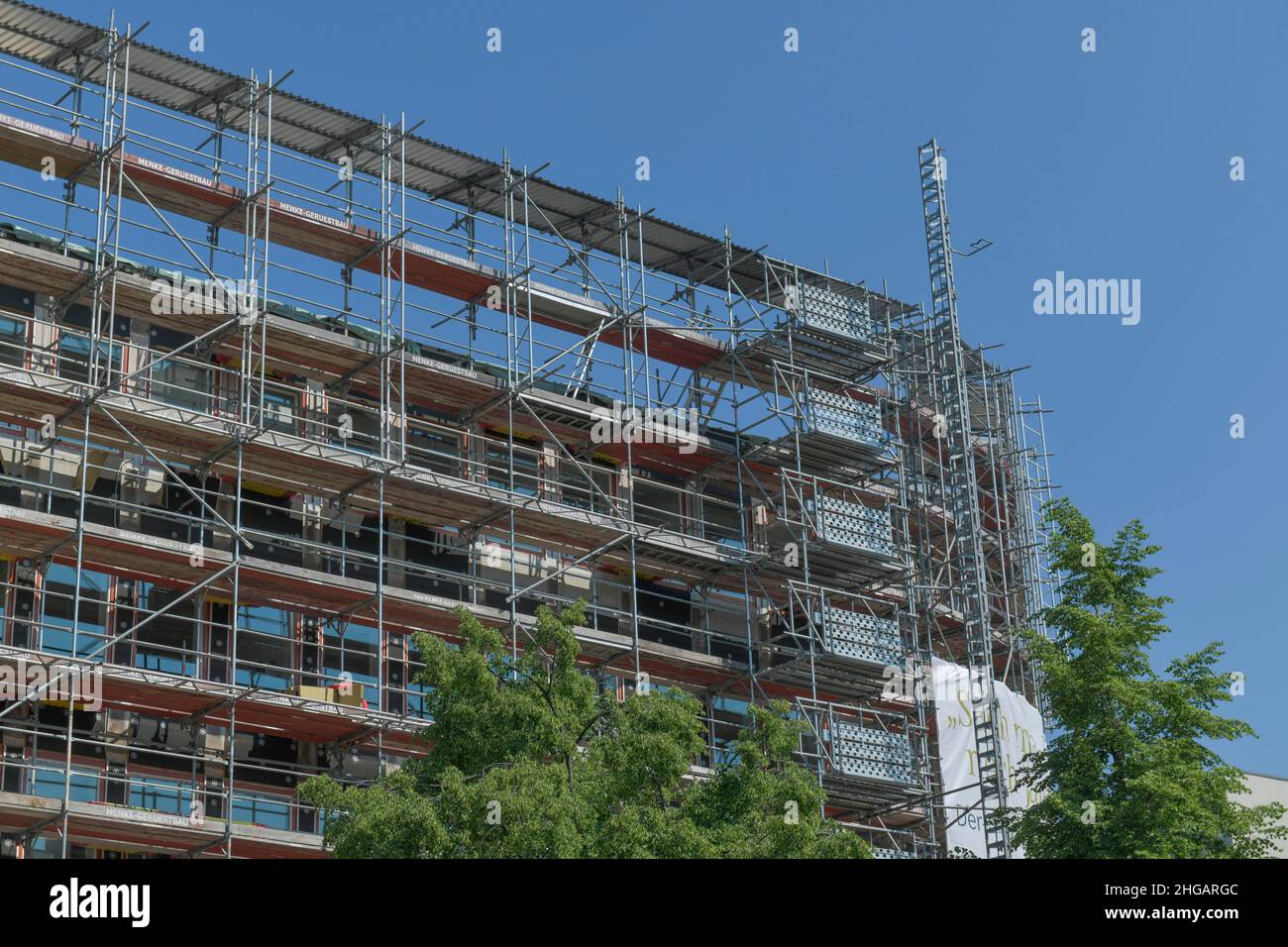 Gerüste, Fassade, Renovierung, Neubau, Hauptstraße, Schöneberg, Berlin, Deutschland Stockfoto