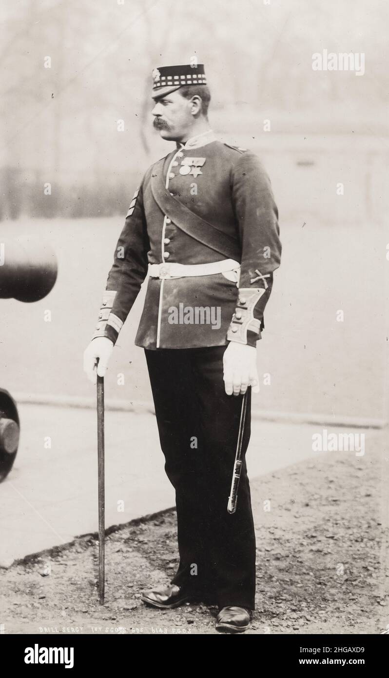 Vintage Ende 19th Jahrhundert Foto: 1890 's British Army Regiment: Drill Sergeant, 1st Schotten Wachen. Stockfoto