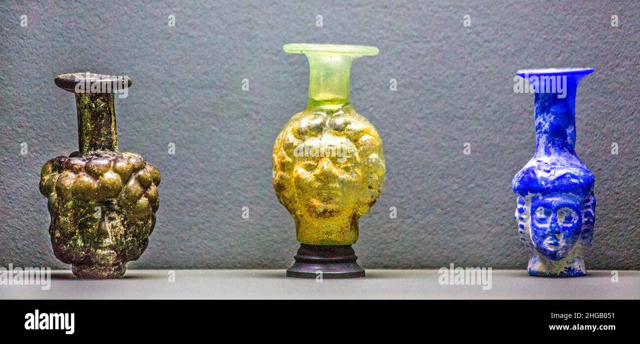 Permume Flacons, 2nd Jahrhundert n. Chr. östlicher mediterraner Stil, Glas- und Keramikmuseum, Teheran, Teheran, Iran Stockfoto