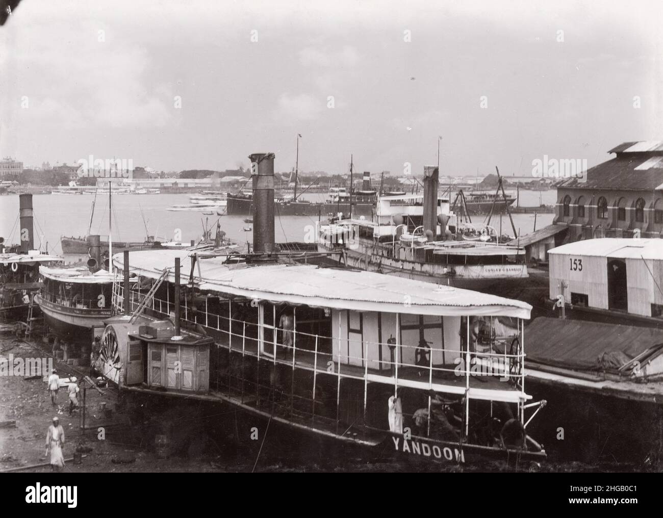 Jahrgang Anfang 20th Jahrhundert Foto: Schiffbau, Schiffsbau, Werft Rangun, Burma, ca. 1920 Stockfoto