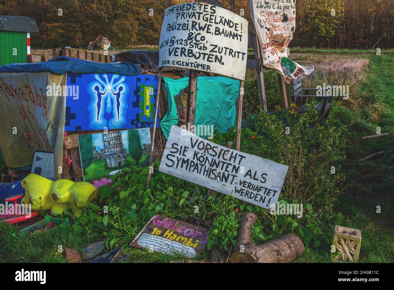 Aktivist-Camp, Hambacher Forst, Nordrhein-Westfalen, Deutschland Stockfoto