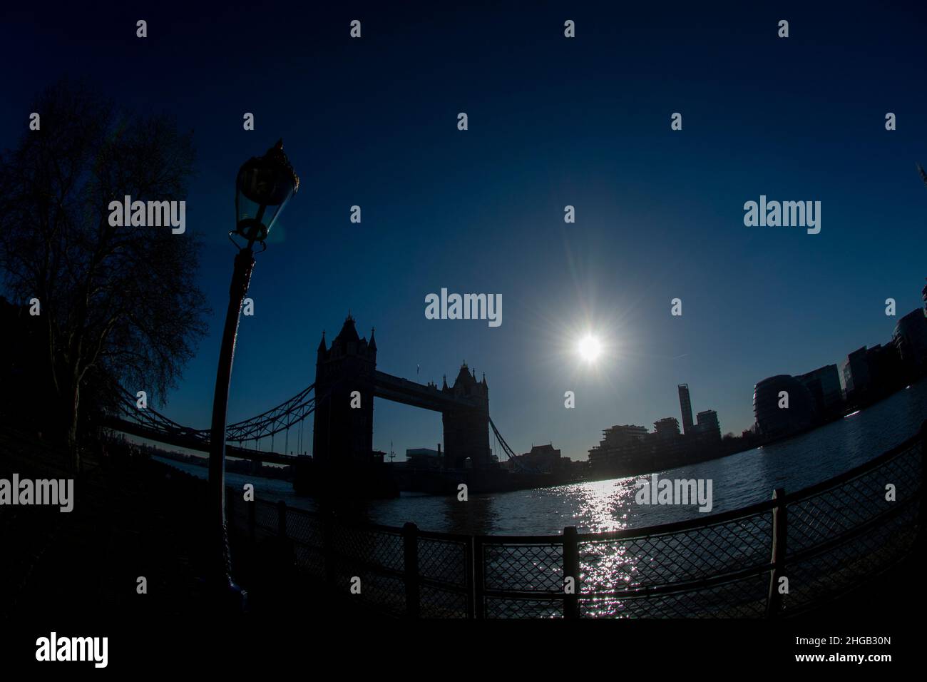 Tower Bridge, Super Weitwinkelansicht. London, Großbritannien Stockfoto