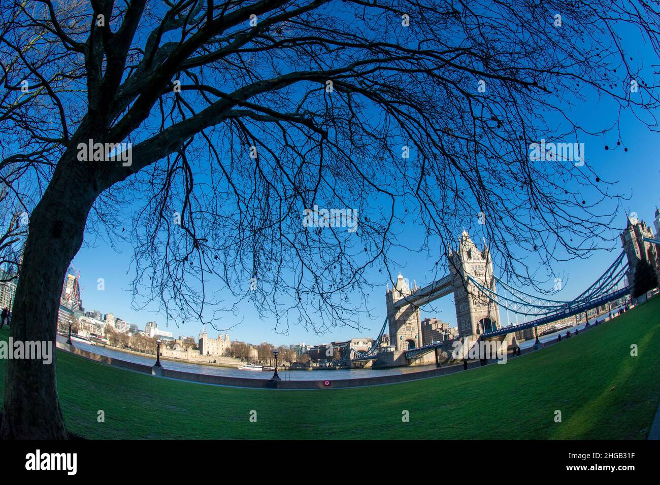 Tower Bridge, Super Weitwinkelansicht. London, Großbritannien Stockfoto