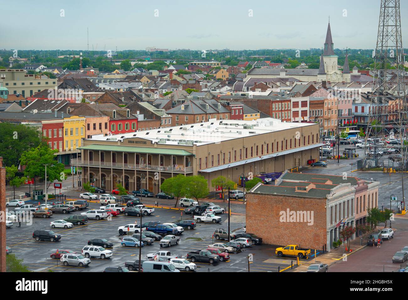 Urban Outfitters Mall in der 408 N Peters Street Conti Street im French Quarter in New Orleans, Louisiana, LA, USA. Stockfoto