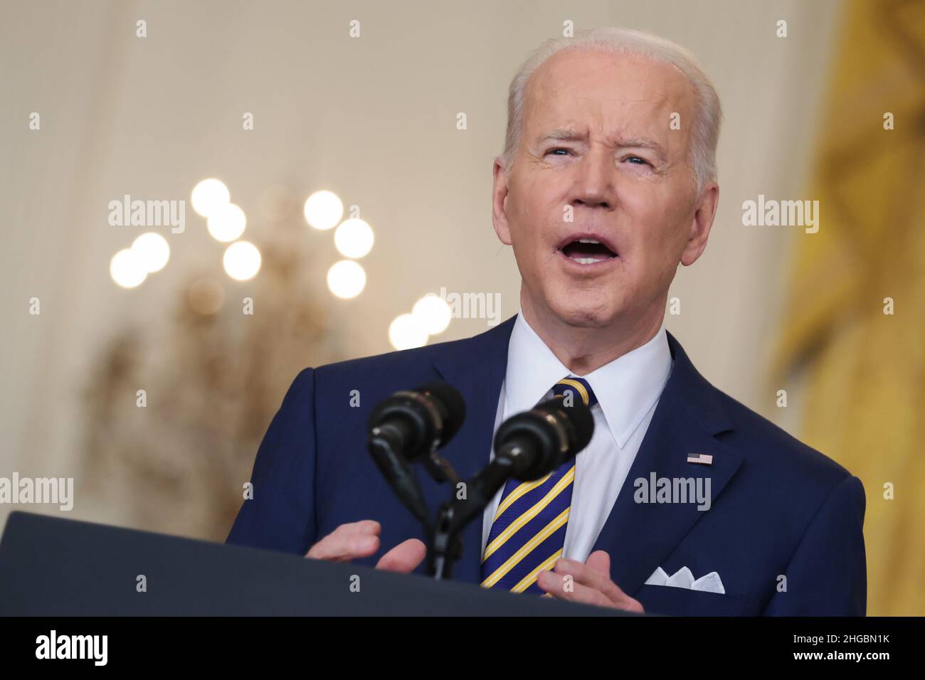 Der US-Präsident Joe Biden hält am Mittwoch, den 19. Januar 2022, eine Pressekonferenz im Ostsaal des Weißen Hauses in Washington, DC ab.Quelle: Oliver Contreras/Pool via CNP /MediaPunch Stockfoto