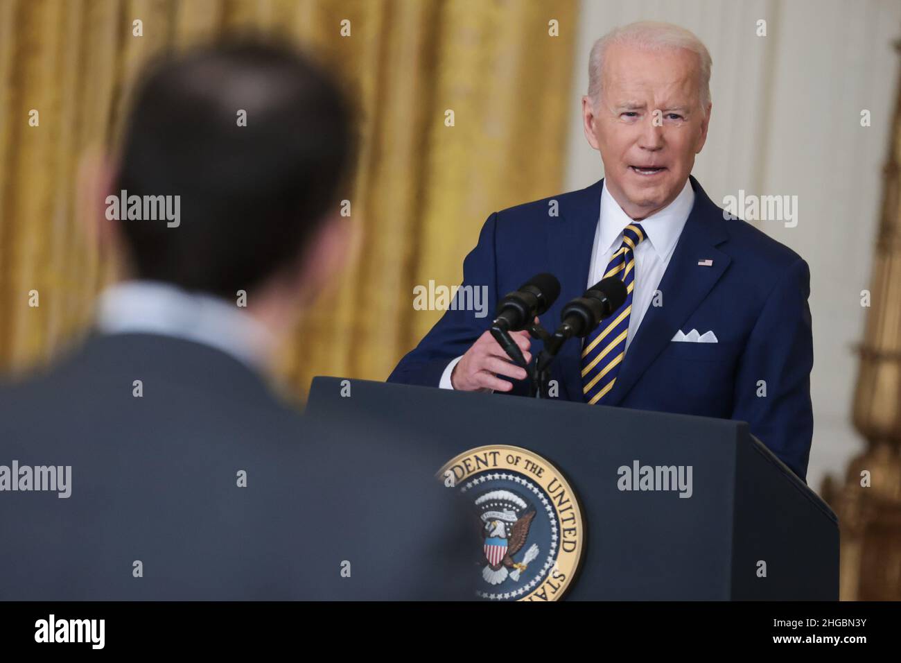Der US-Präsident Joe Biden hält am Mittwoch, den 19. Januar 2022, eine Pressekonferenz im Ostsaal des Weißen Hauses in Washington, DC ab.Quelle: Oliver Contreras/Pool via CNP /MediaPunch Stockfoto