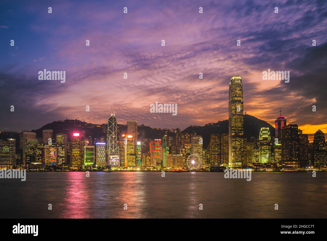 Nachtansicht des victoria Hafens in Hongkong in China Stockfoto